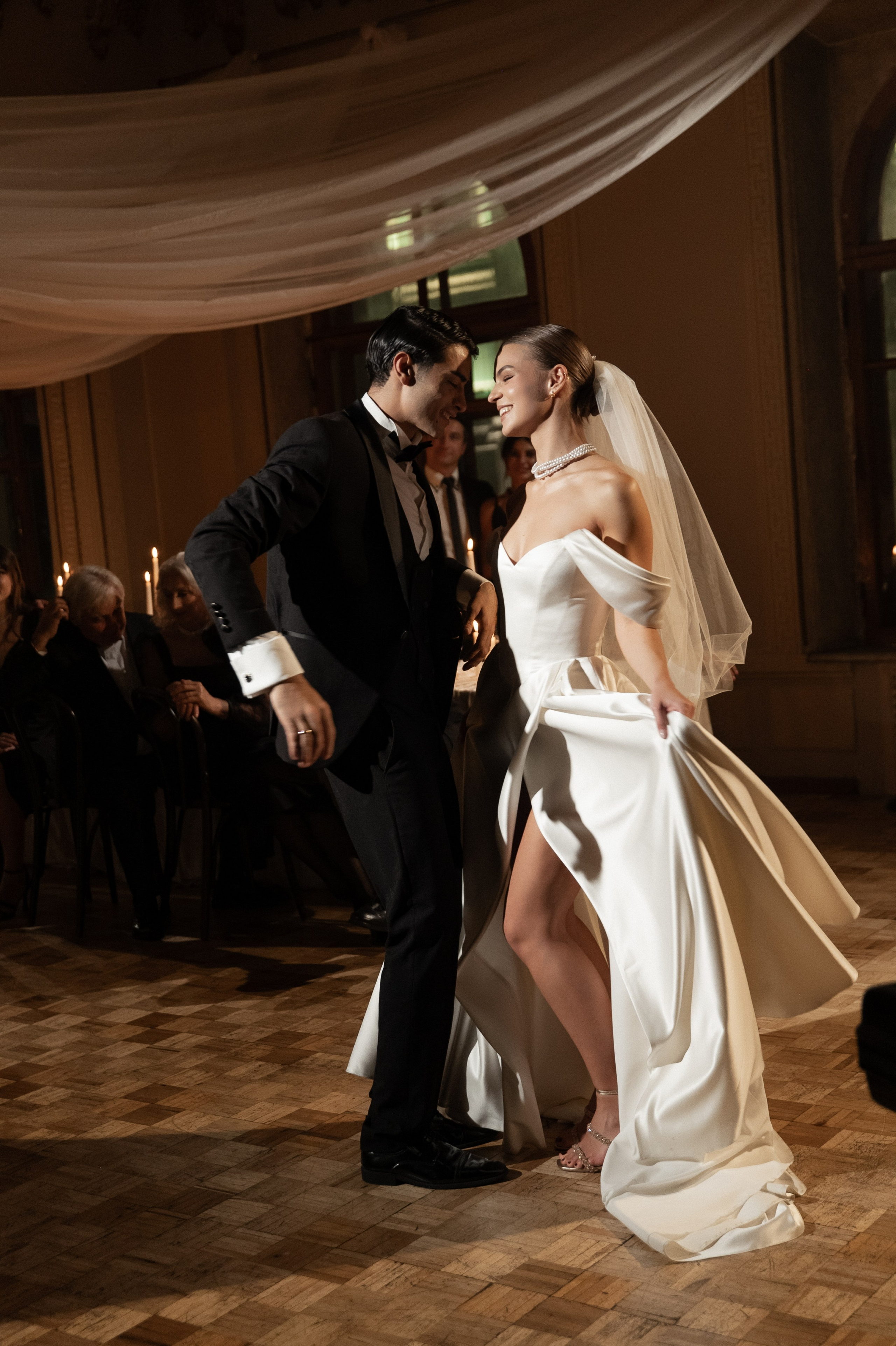 Камерный свадебный ужин при свечах в старинном особняке в фотостудии 21. Kult. Ярослава Ерина — свадебный фотограф в Москве