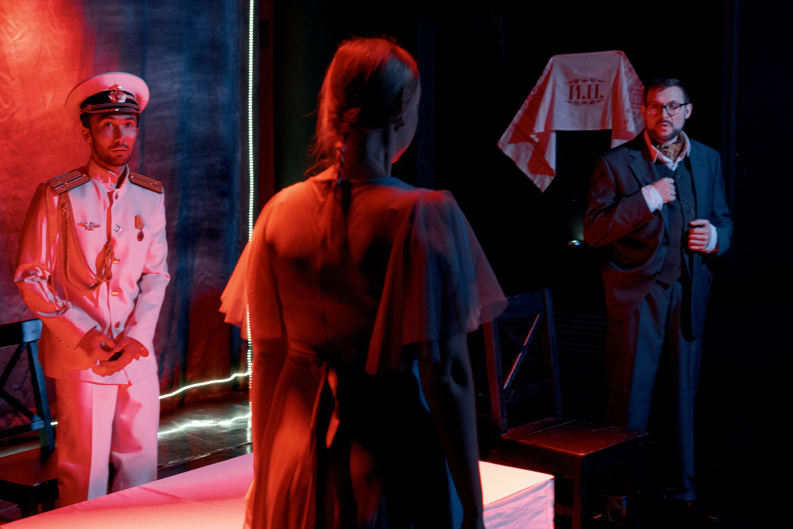 Спектакль «Женитьба». Репортажный и портретный фотограф Андрей Гаровский