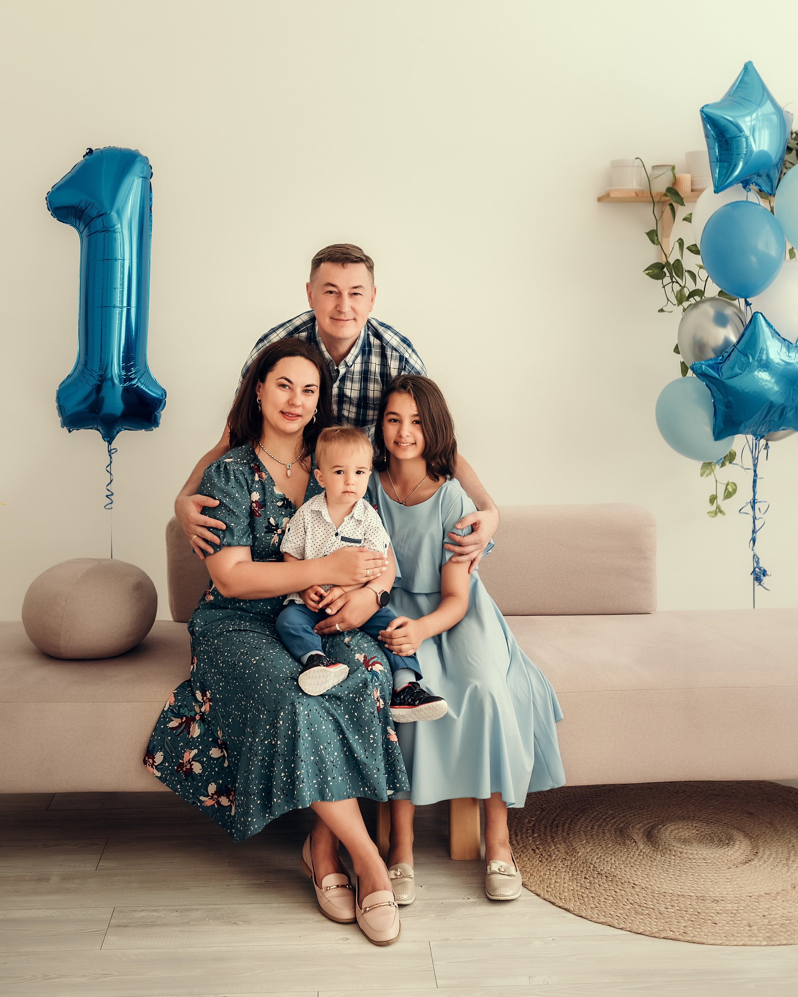 Игорю 1 годик, студия Twinkl. Фотограф в Санкт- Петербурге Мария Золотарь