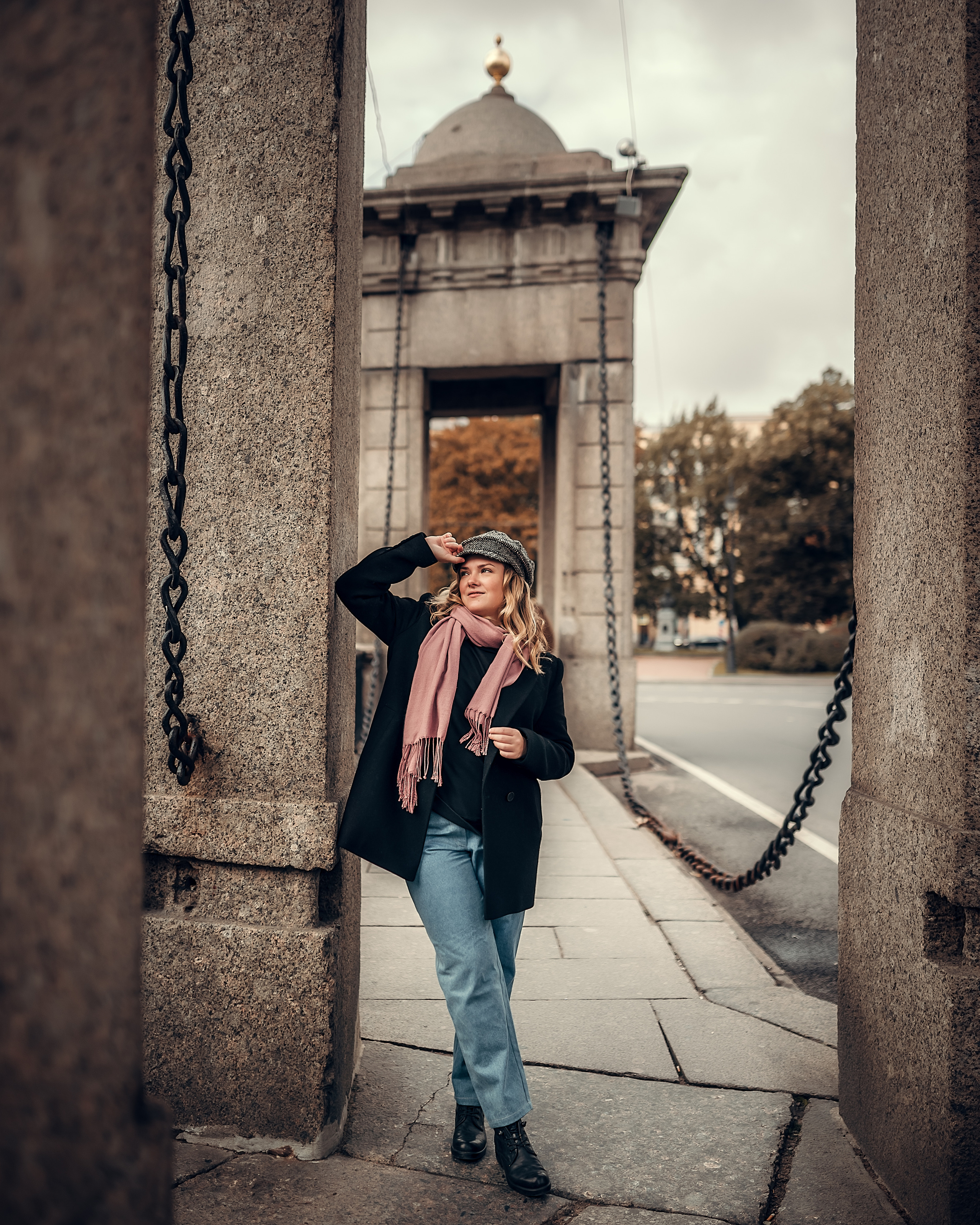 Анна, парадная «Ромашка» и мост Ломоносова. Фотограф в Санкт- Петербурге Мария Золотарь