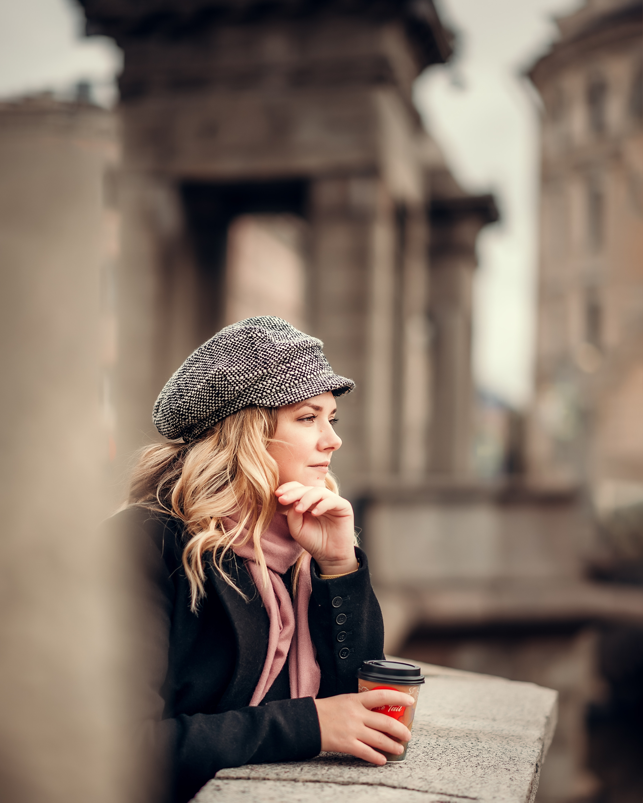 Анна, парадная «Ромашка» и мост Ломоносова. Фотограф в Санкт- Петербурге Мария Золотарь