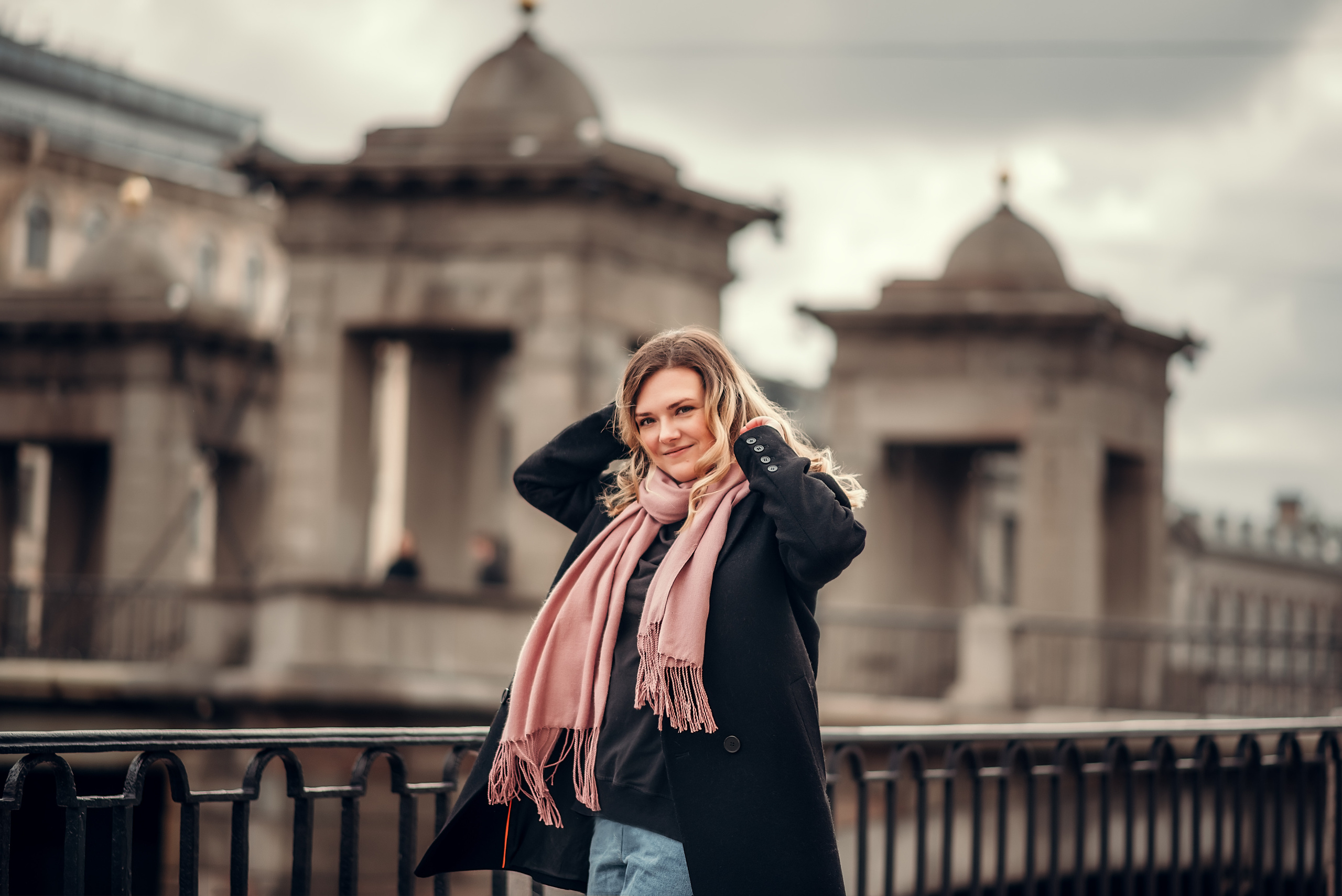 Анна, парадная «Ромашка» и мост Ломоносова. Фотограф в Санкт- Петербурге Мария Золотарь