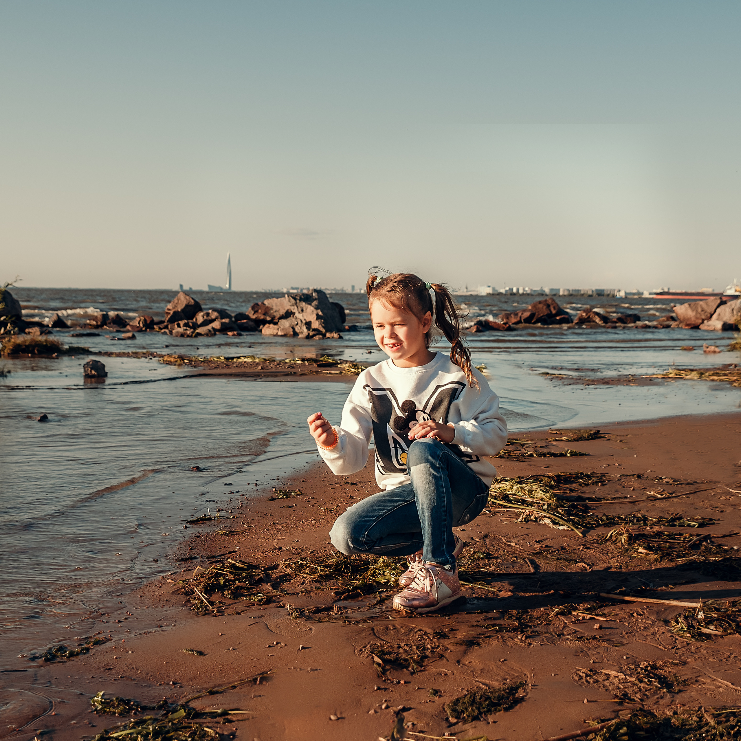 Большая семья, пляж Финского залива. Фотограф в Санкт- Петербурге Мария Золотарь