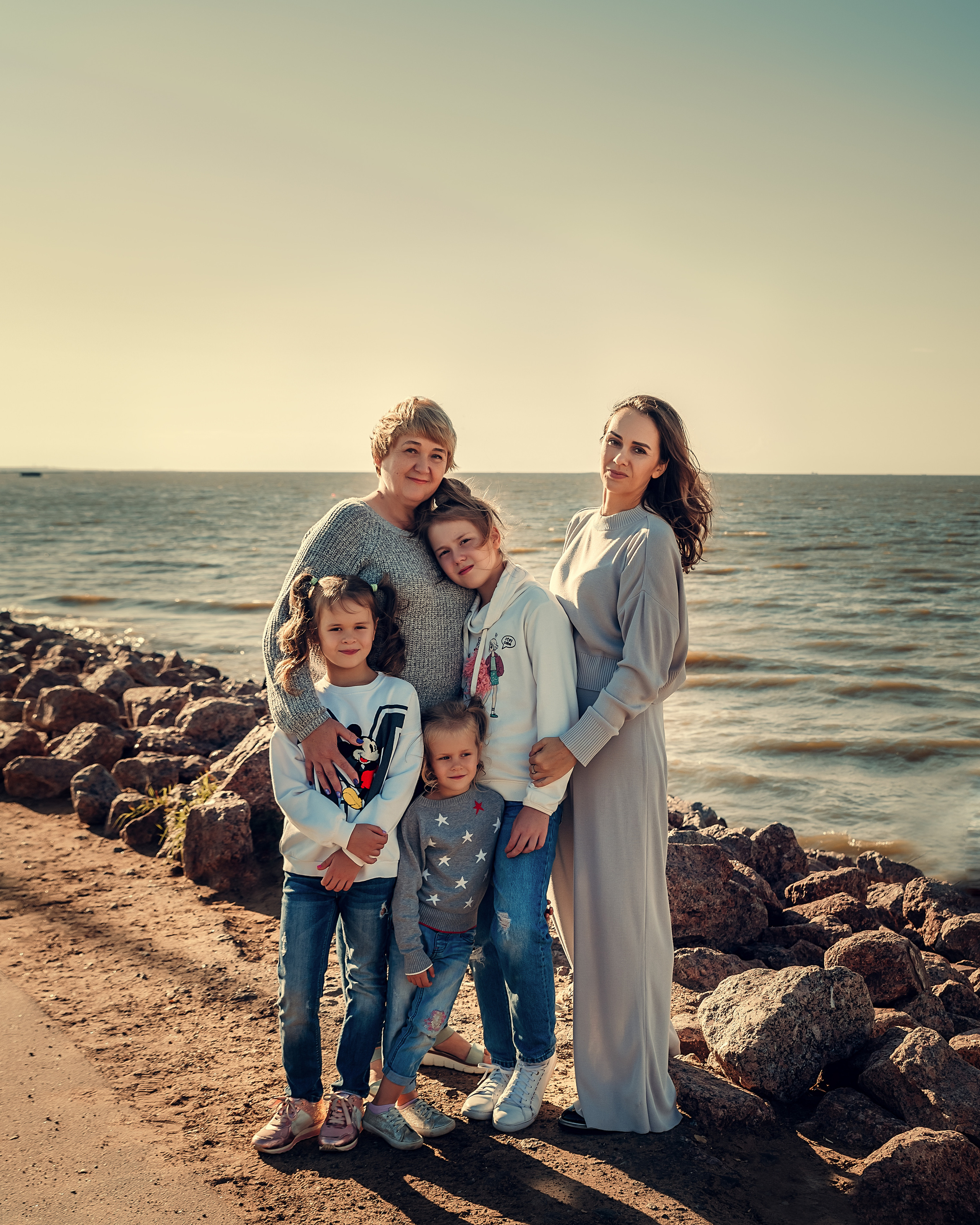 Большая семья, пляж Финского залива. Фотограф в Санкт- Петербурге Мария Золотарь