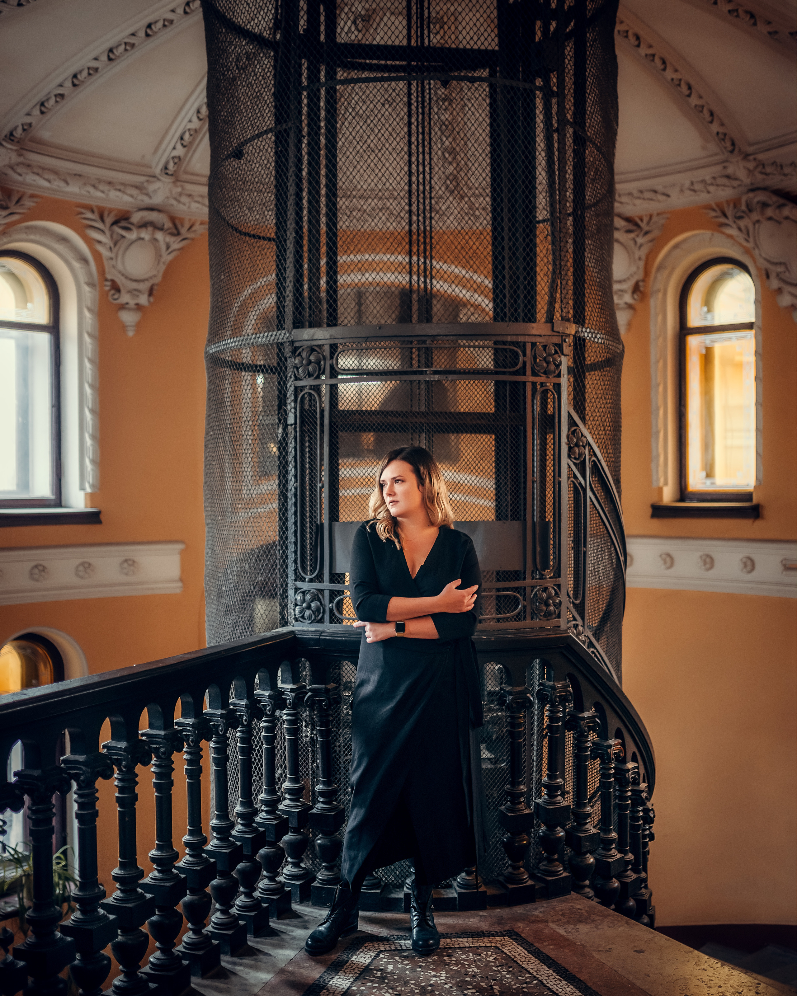 Анна, парадная «Ромашка» и мост Ломоносова. Фотограф в Санкт- Петербурге Мария Золотарь