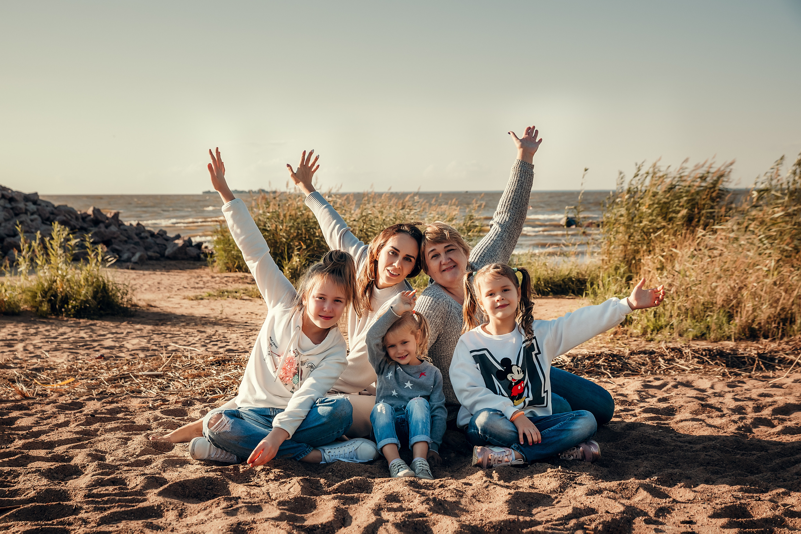 Большая семья, пляж Финского залива. Фотограф в Санкт- Петербурге Мария Золотарь
