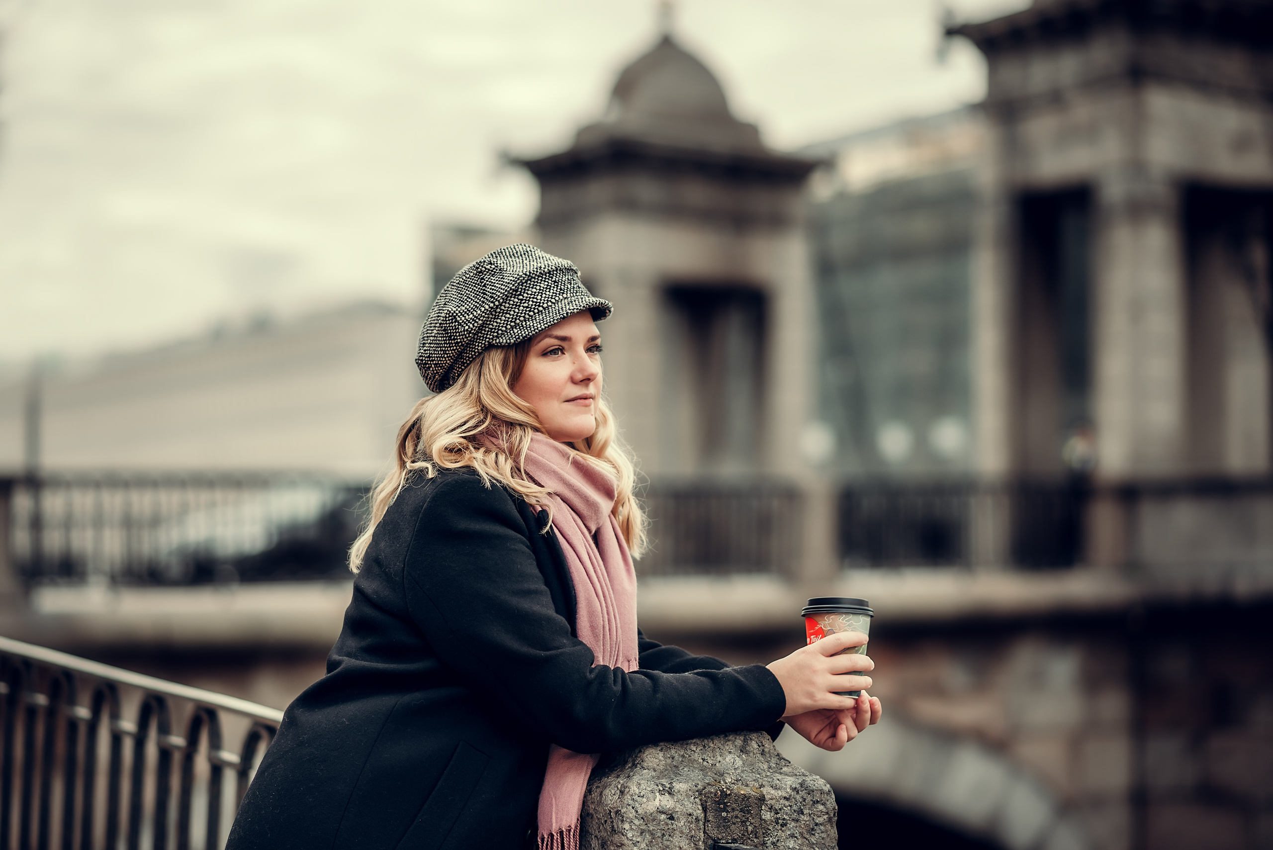 Анна, парадная «Ромашка» и мост Ломоносова. Фотограф в Санкт- Петербурге Мария Золотарь