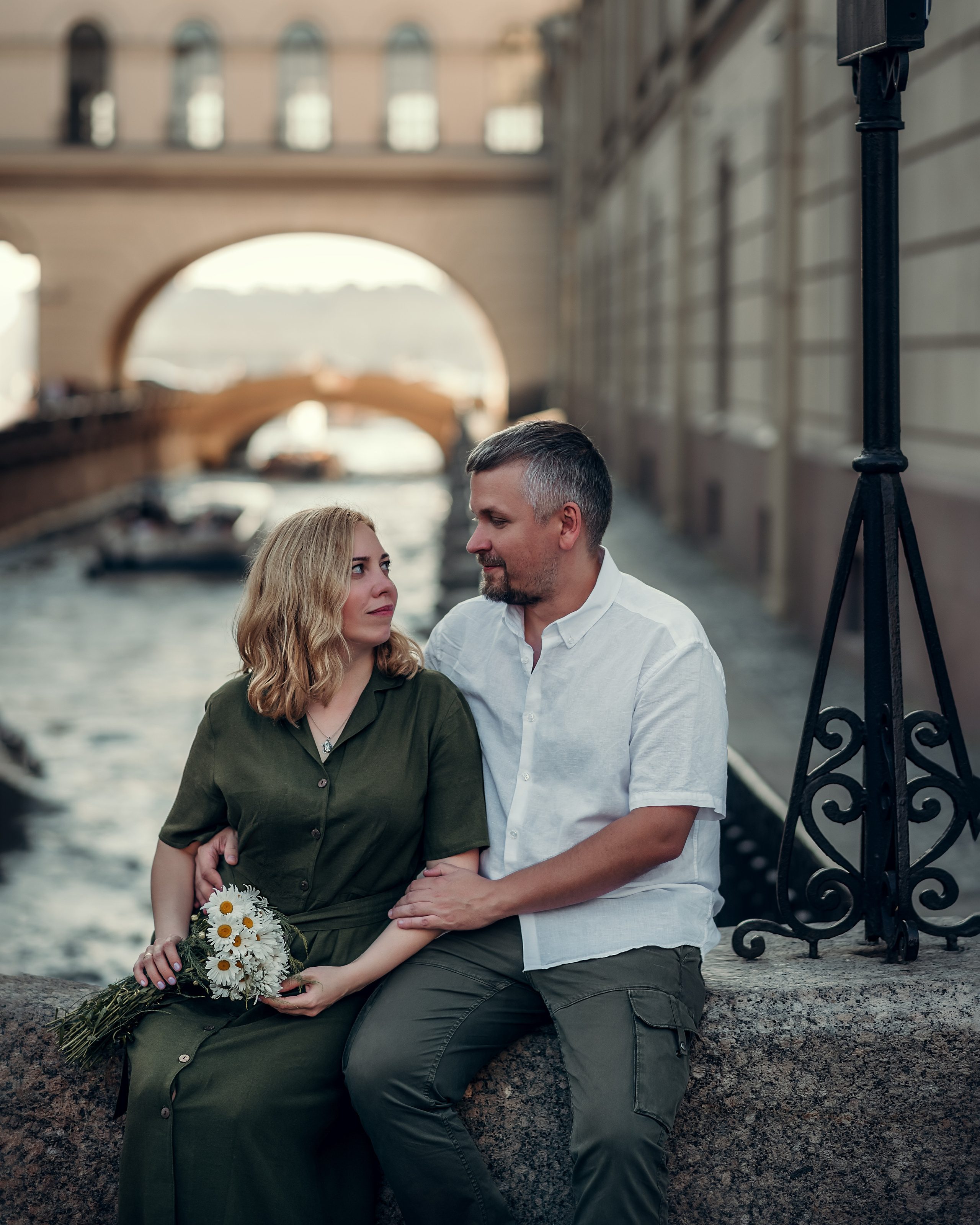 Дина и Александр, набережная Зимней канавки + крыша. Фотограф в Санкт- Петербурге Мария Золотарь