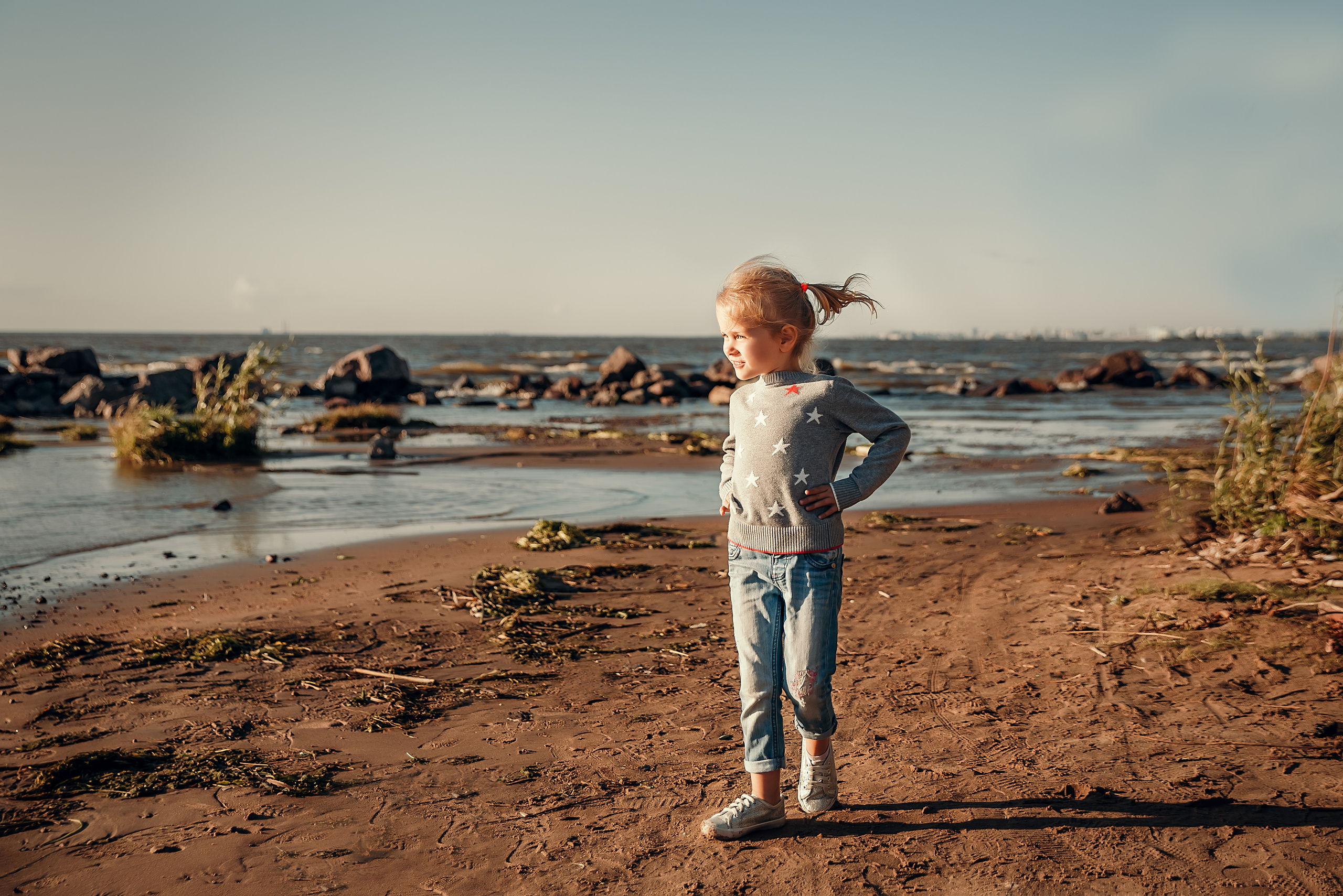 Большая семья, пляж Финского залива. Фотограф в Санкт- Петербурге Мария Золотарь