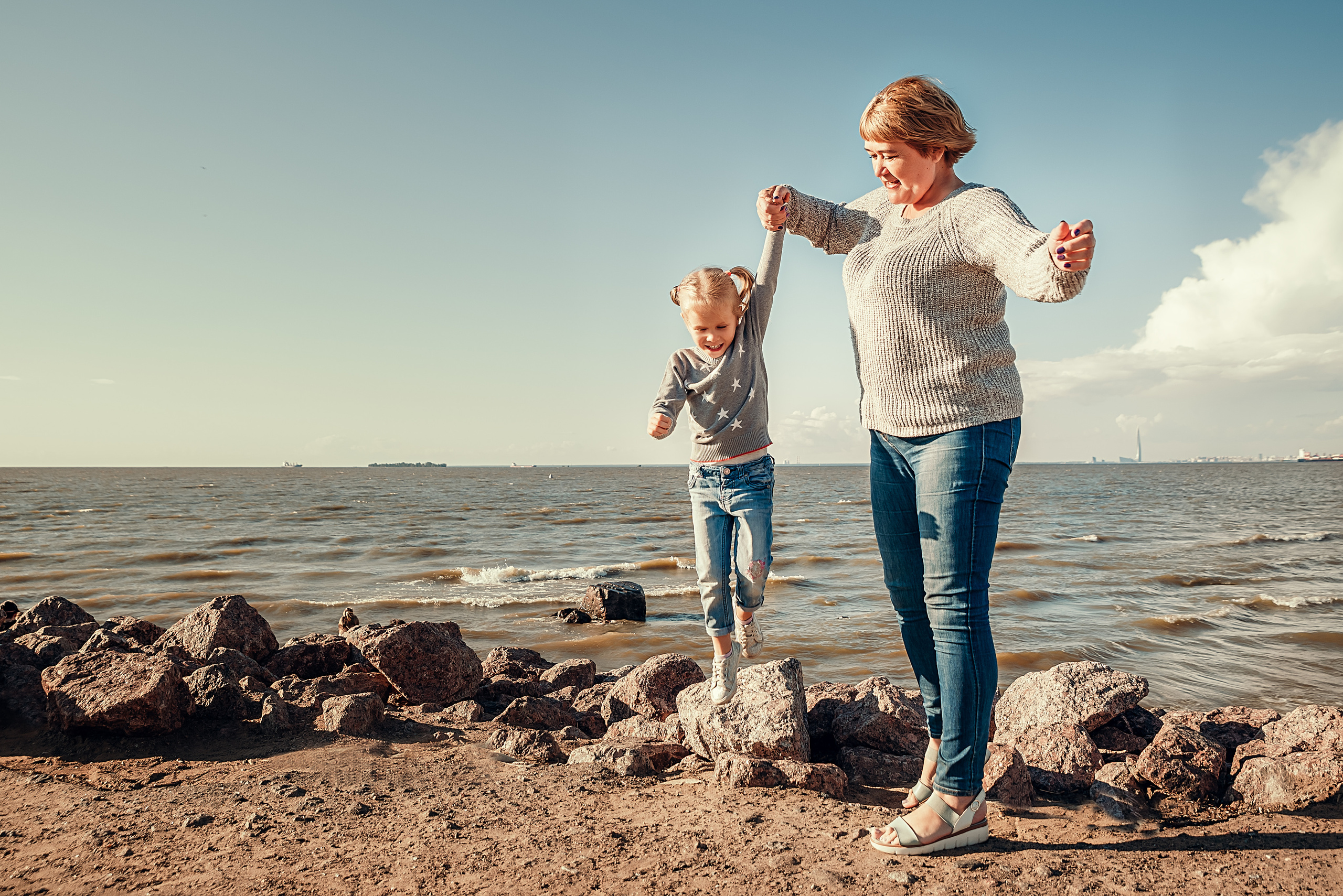 Большая семья, пляж Финского залива. Фотограф в Санкт- Петербурге Мария Золотарь