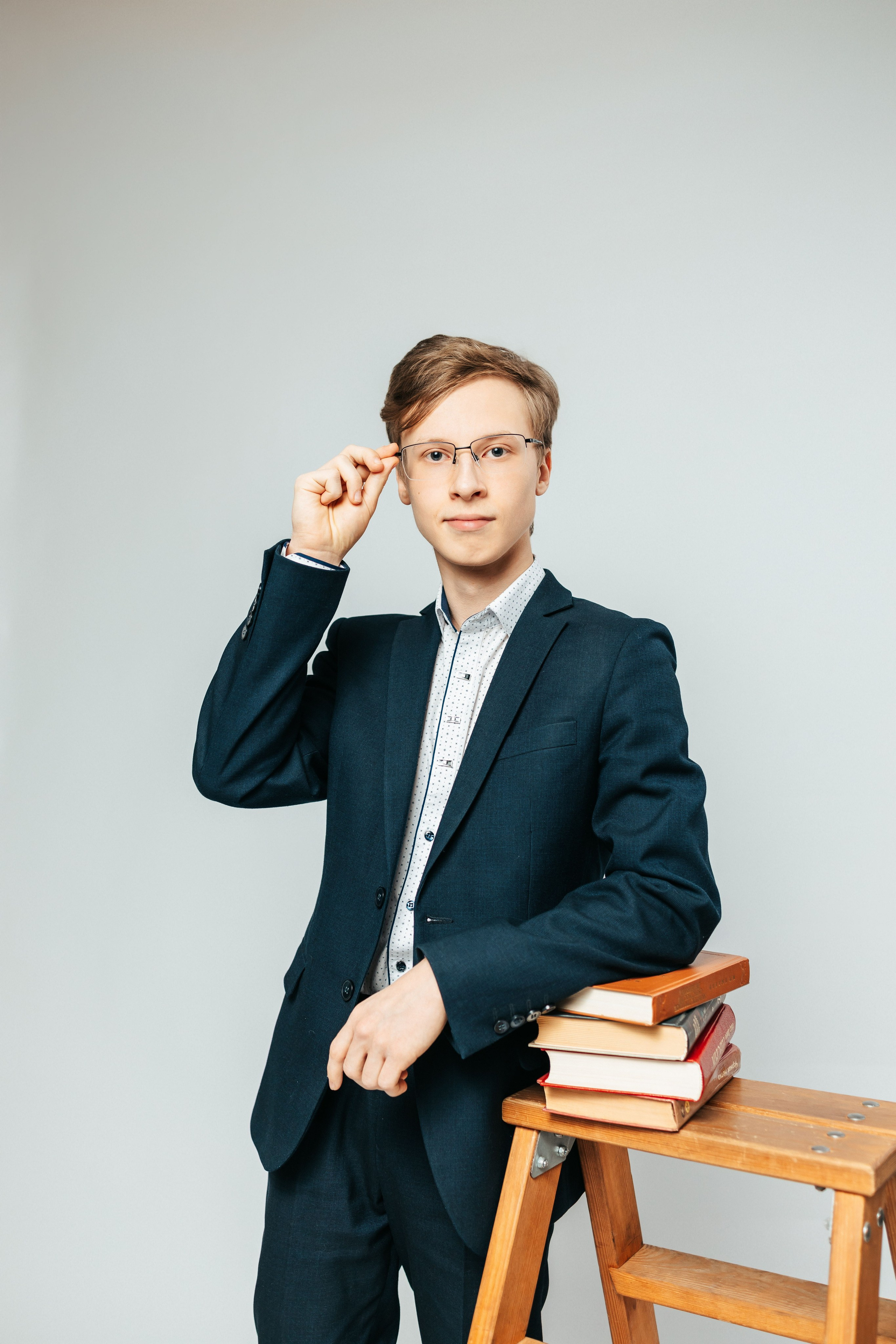 Студия школьной фотографии. Фотостудия выпускных альбомов в Твери. Студия школьной фотографии в Твери. Выпускные альбомы в Твери