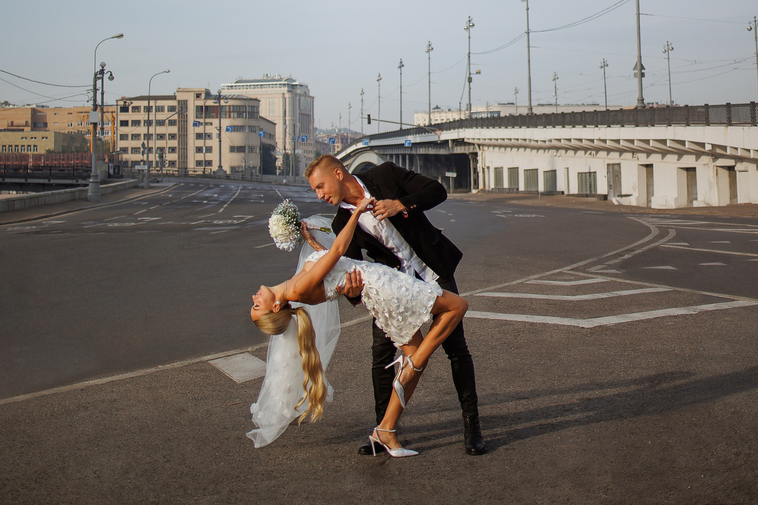 На мопеде Даша и Леша. Марковкина КрисТина