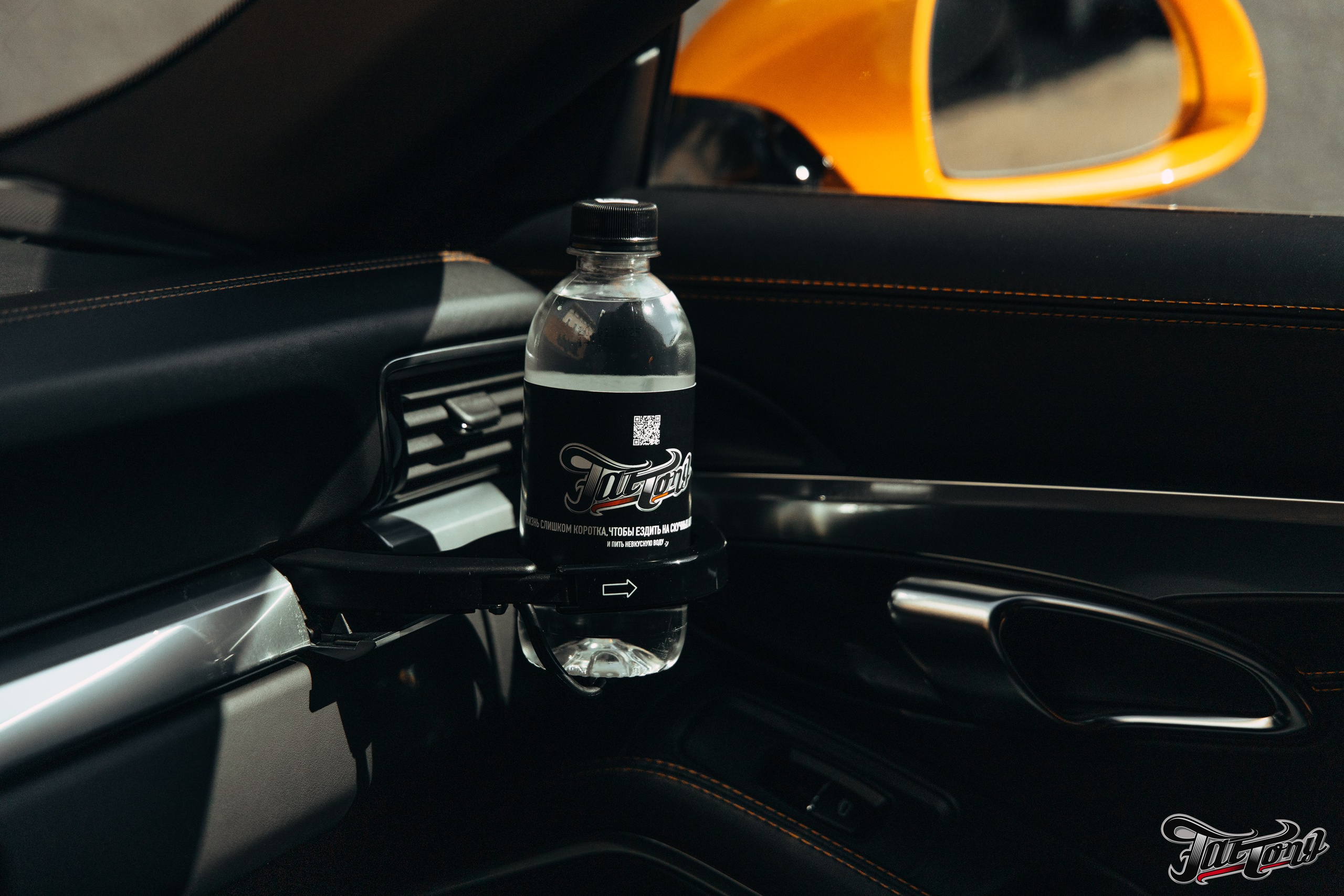 Porsche 911 оранжевый замена ремней безопасности. DeLorein