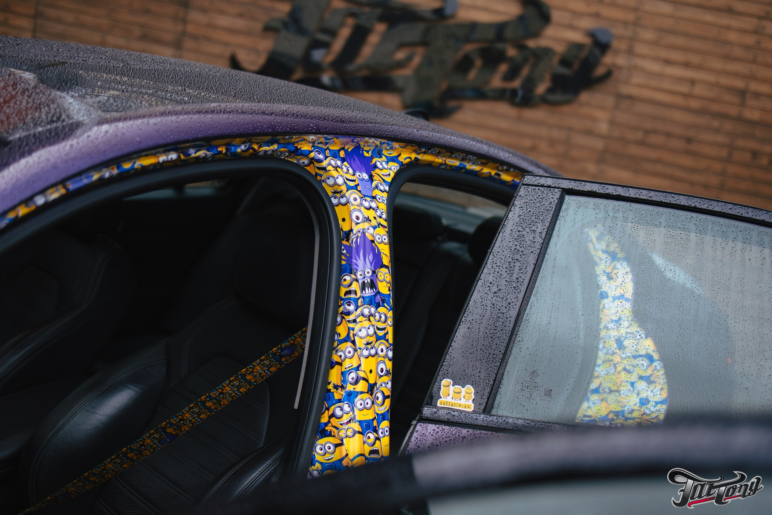 Alfa Romeo Giulia ремни безопасности с принтом и оклейка проемов. DeLorein