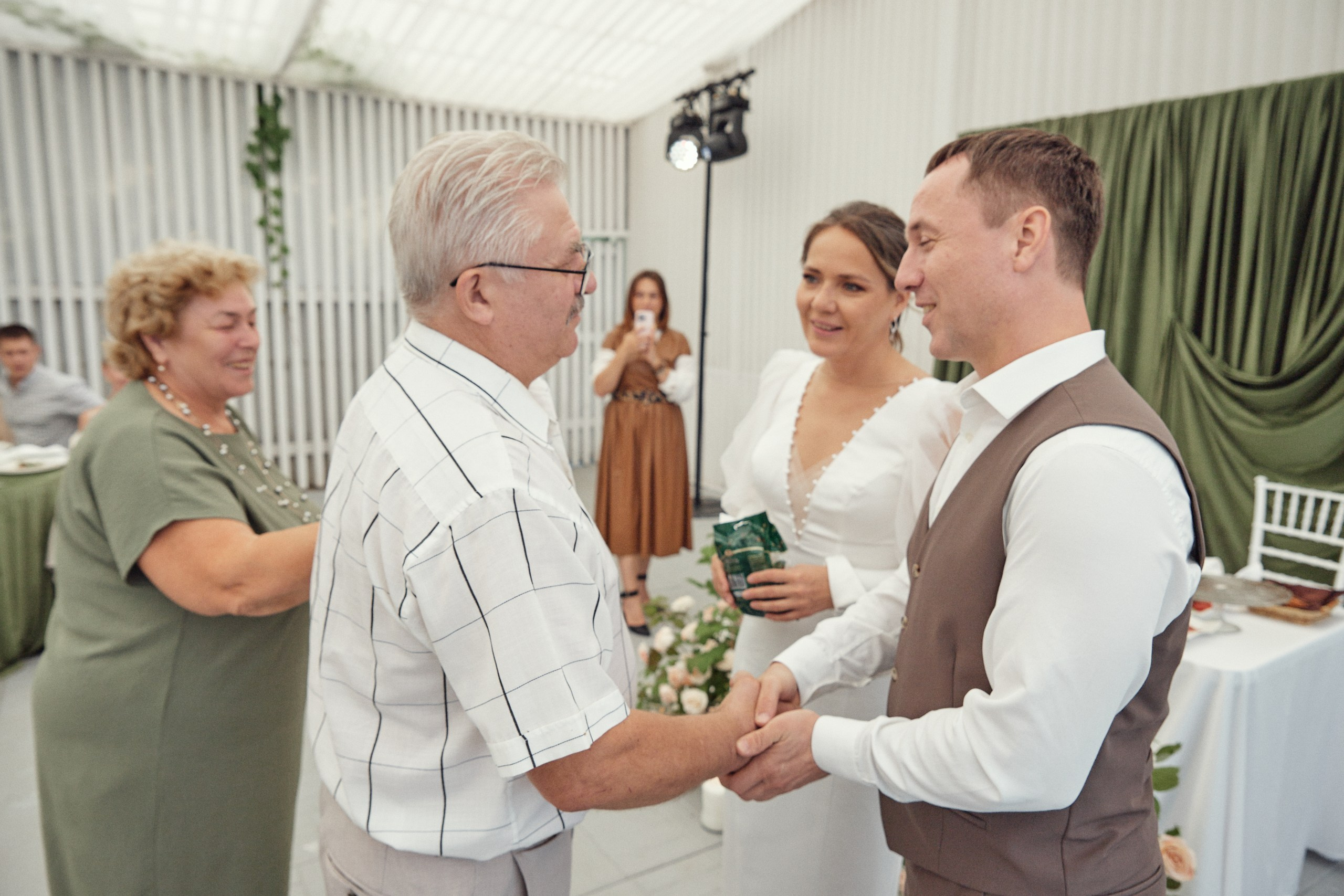 Счастье здесь. Свадебный фотограф Антон Артюшин. Работаю в Нижнем Новгороде и Москве