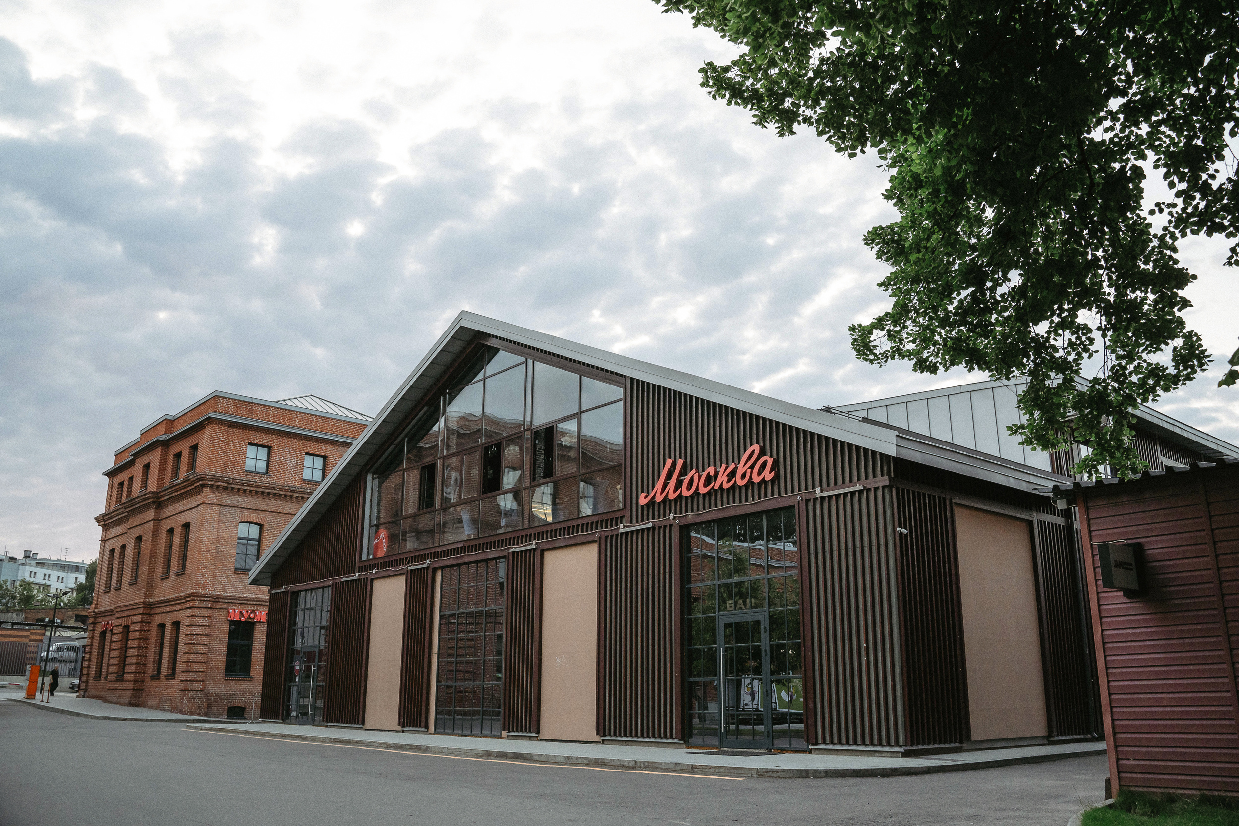 Портетная бизнес фотосессия в локации Завод Арма м. Курская, Москва