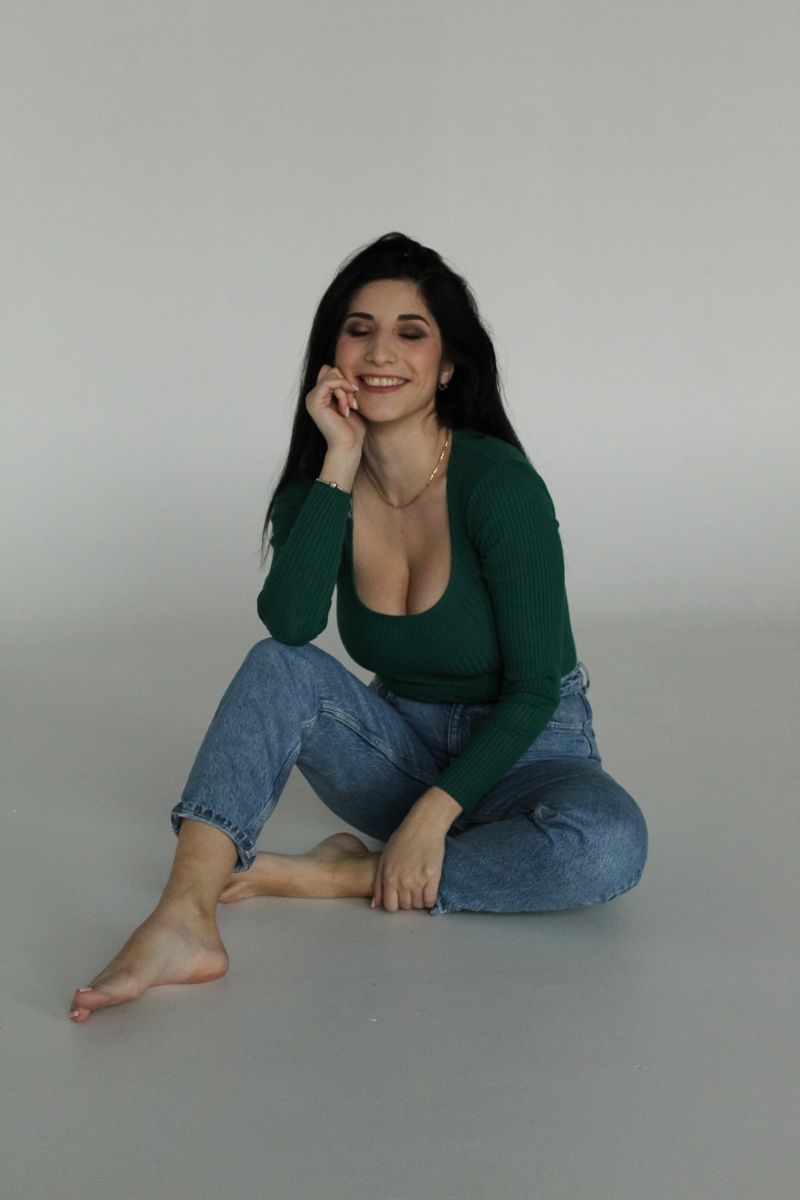 На циклораме. Фотограф Красноярск Капранова Софья