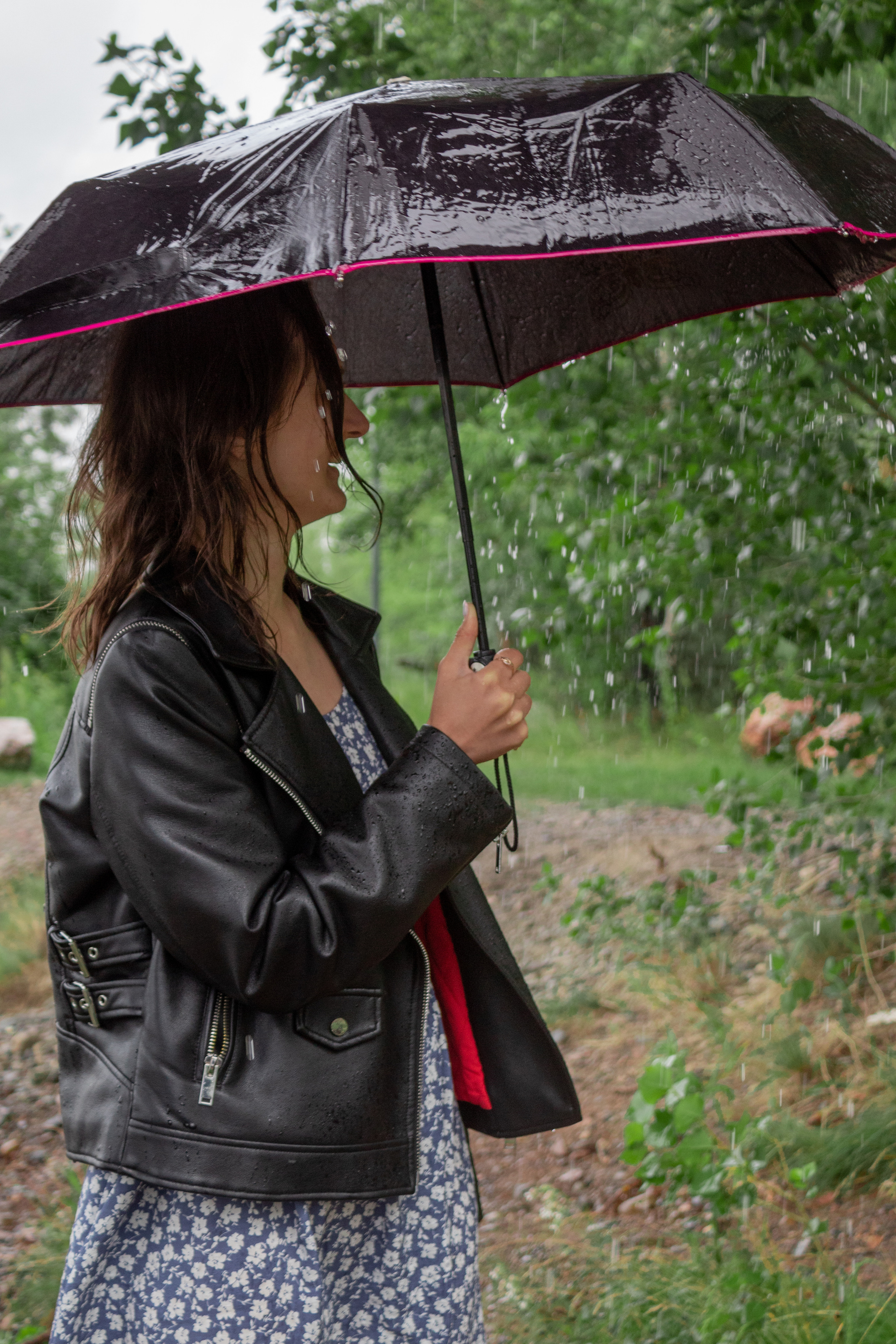 Под дождем. Фотограф Красноярск Капранова Софья