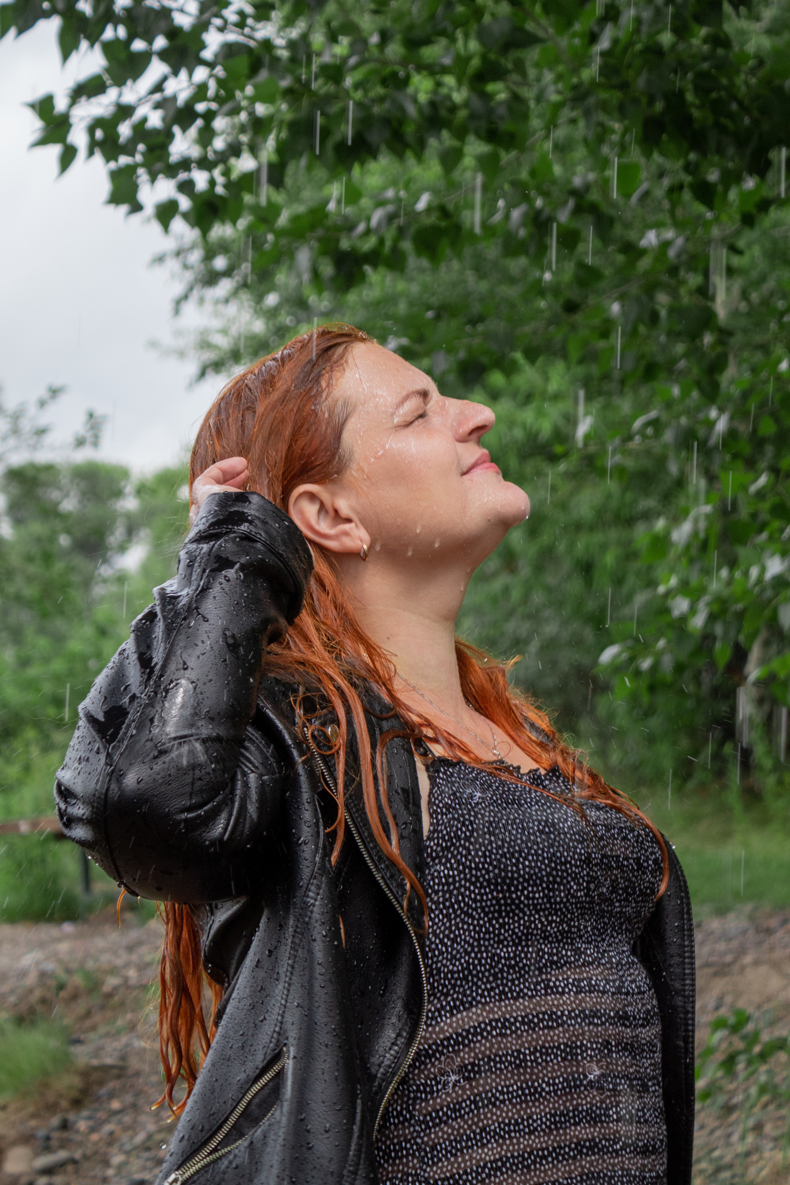 Под дождем. Фотограф Красноярск Капранова Софья