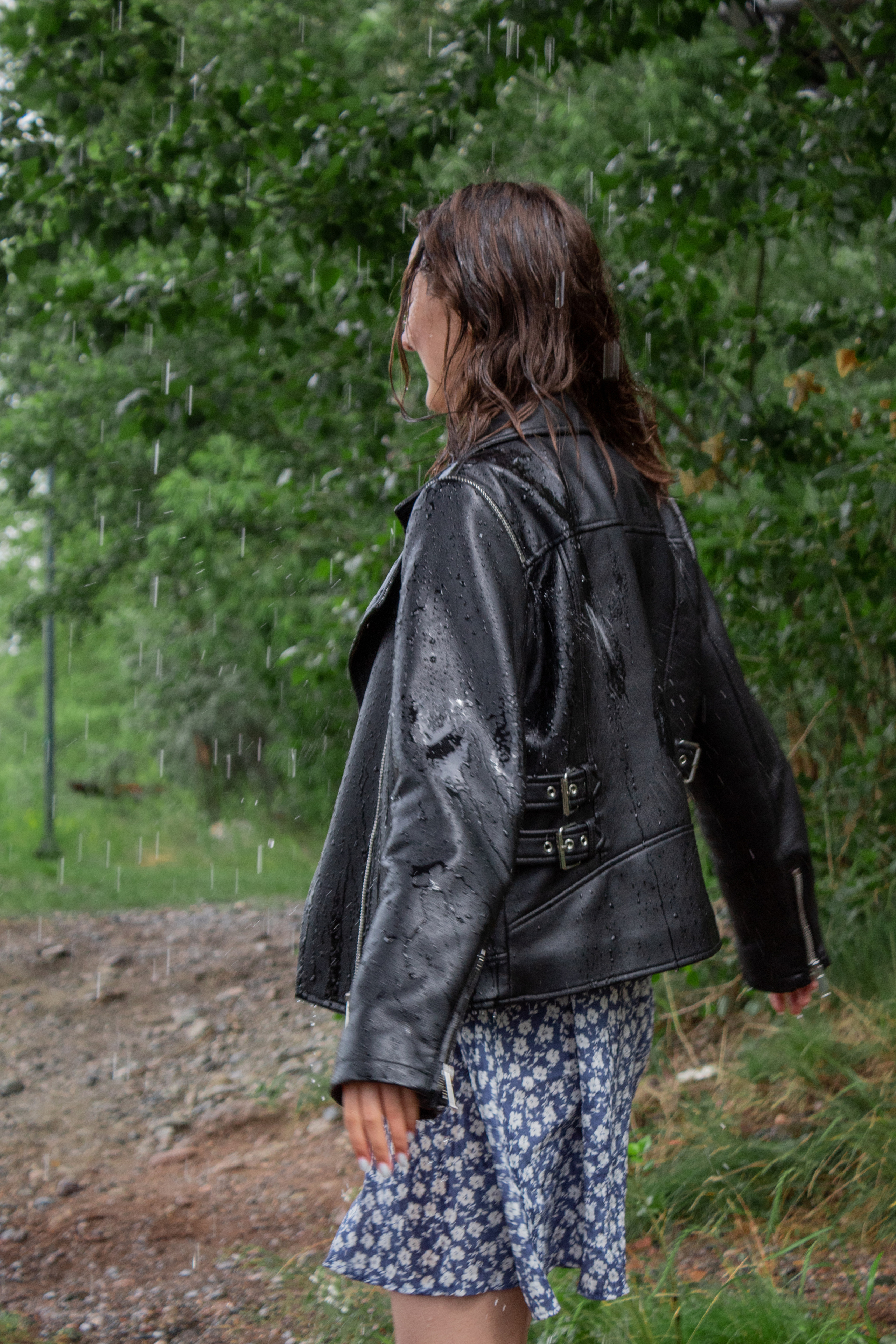 Под дождем. Фотограф Красноярск Капранова Софья