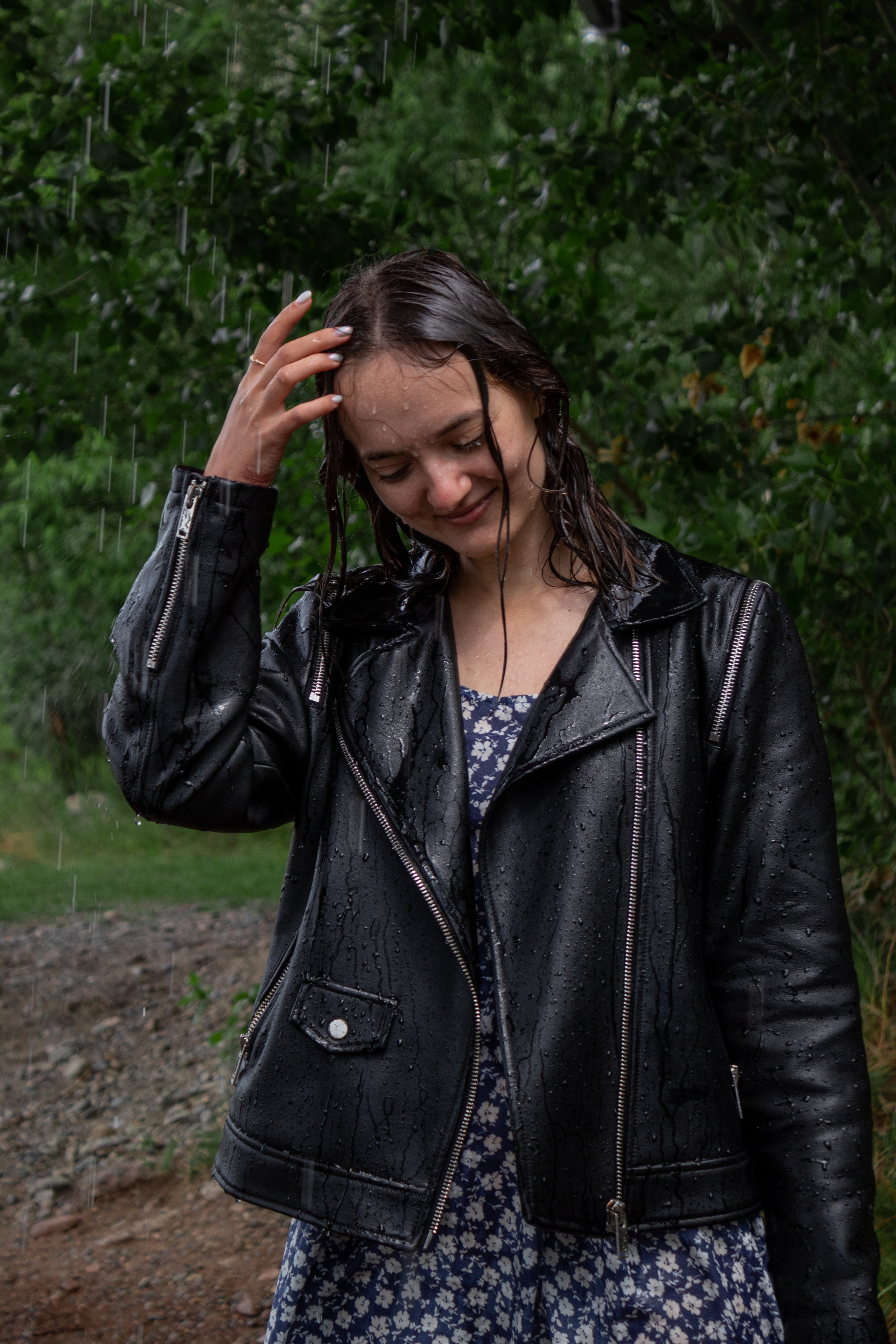 Под дождем. Фотограф Красноярск Капранова Софья