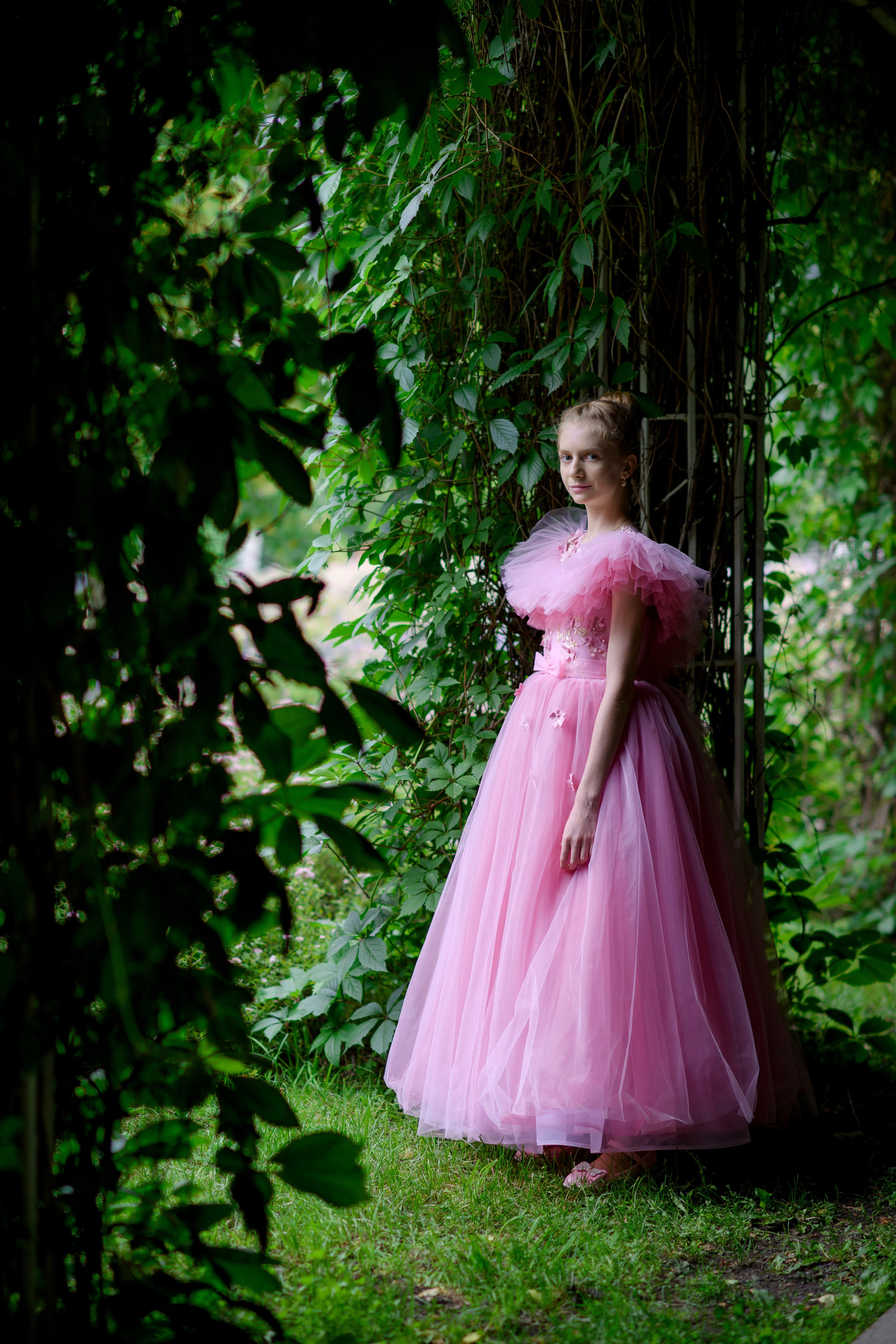 В цветущем чубушнике в саду имени Баумана. Главная