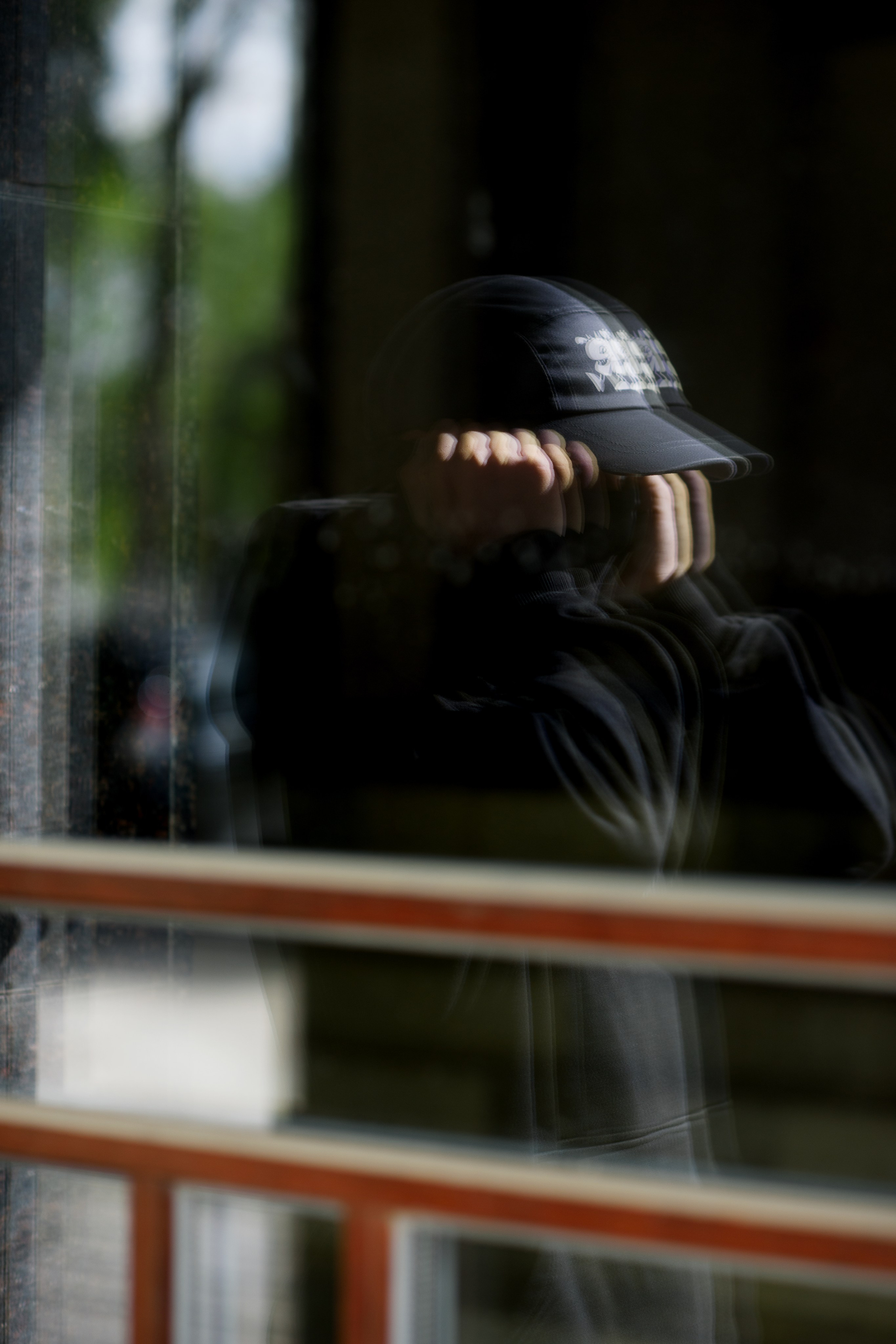 Фотосессия мальчика-подростка в городе. Главная