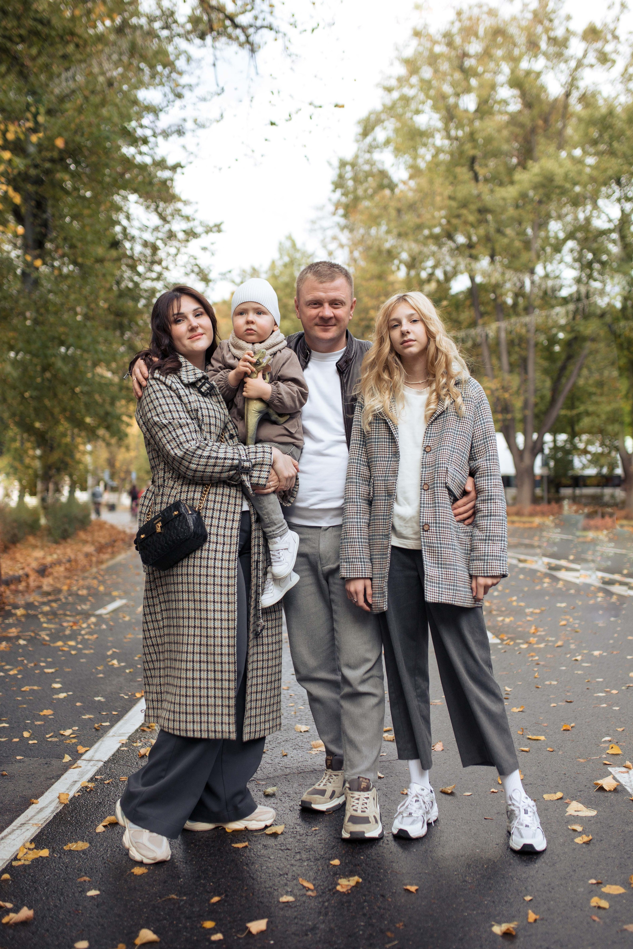Семейная фотосессия в парке, прогулка по парку. Фотограф Валерия Горбунова Подольск Бутово Видное Щербинка