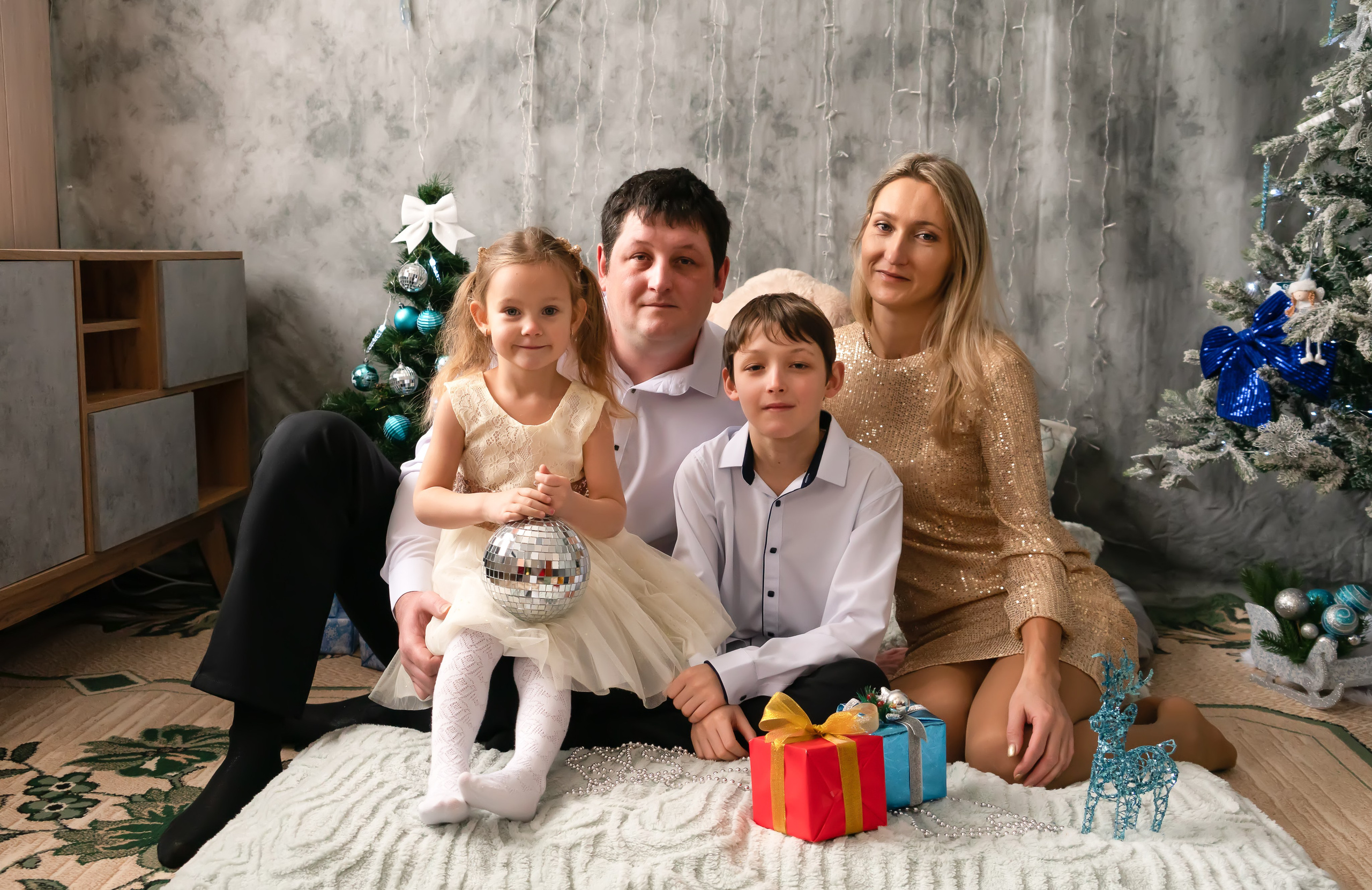 Новогодняя семейная история. Семейный и детский фотограф Тула Ясногорск Тульская область Надежда Кукушкина