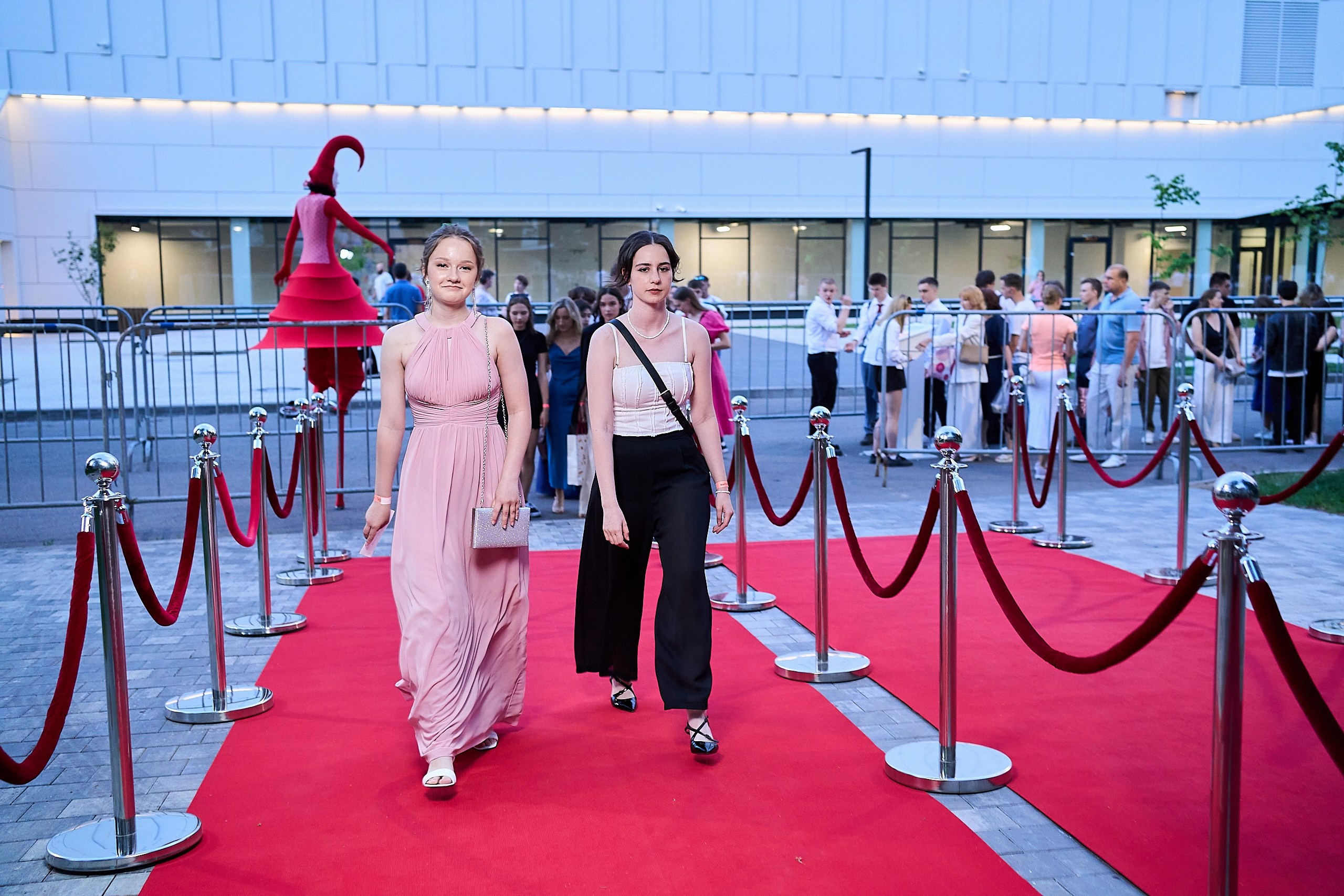 Выпускной 2024 концертный зал Академия ВТБ. Фотограф и Видеограф в Москве. Олег Корушев