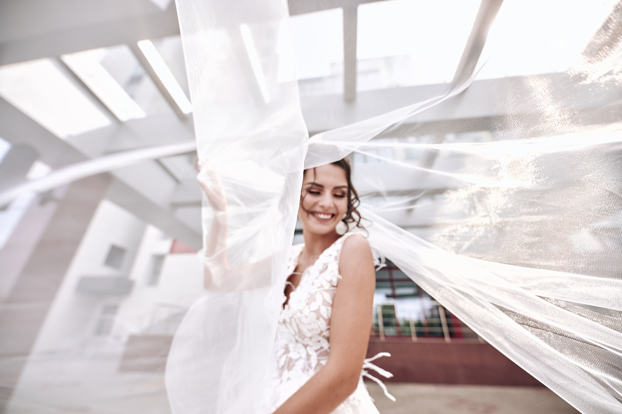 Потрет невесты с фатой