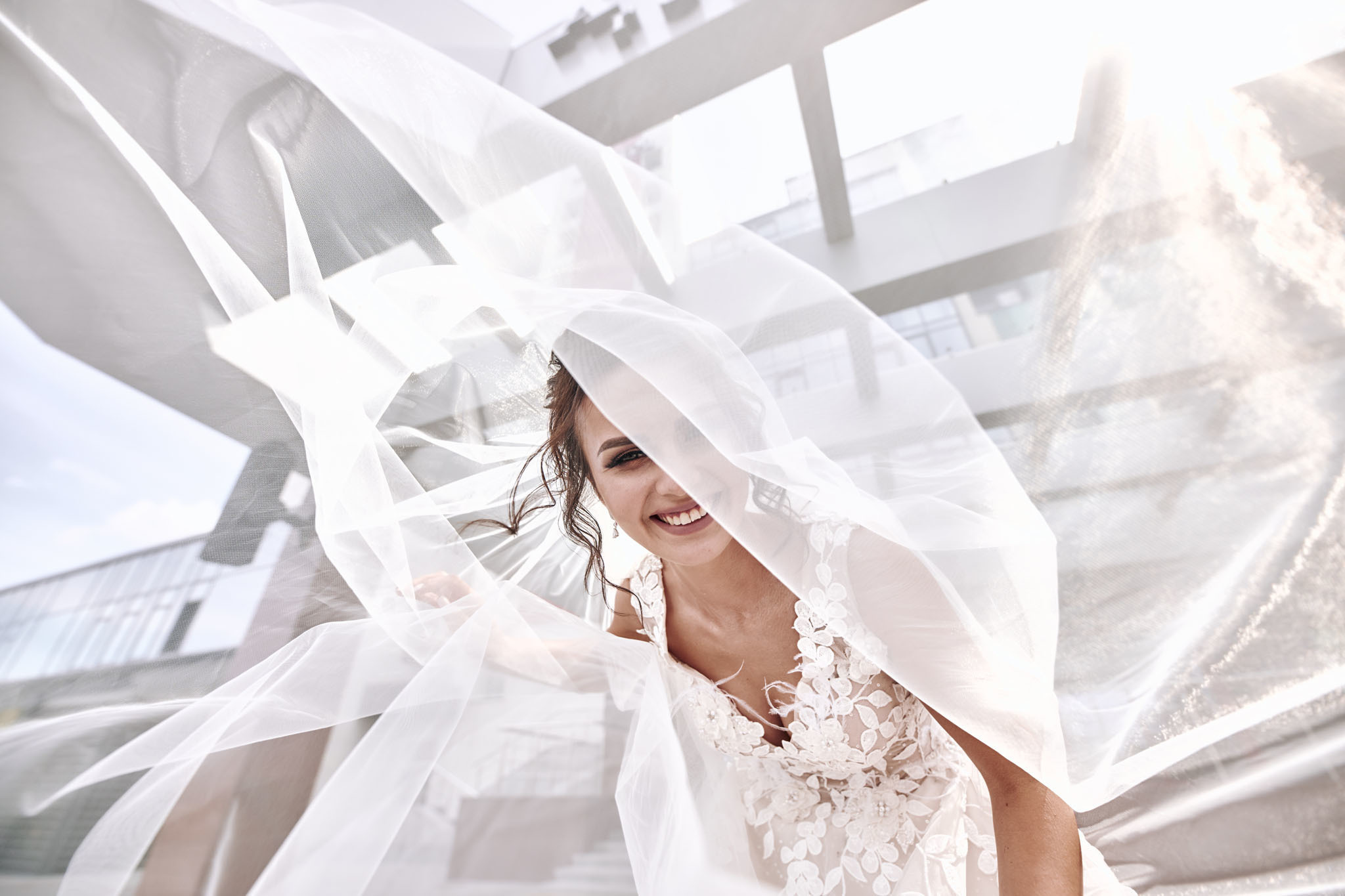 Потрет невесты с фатой