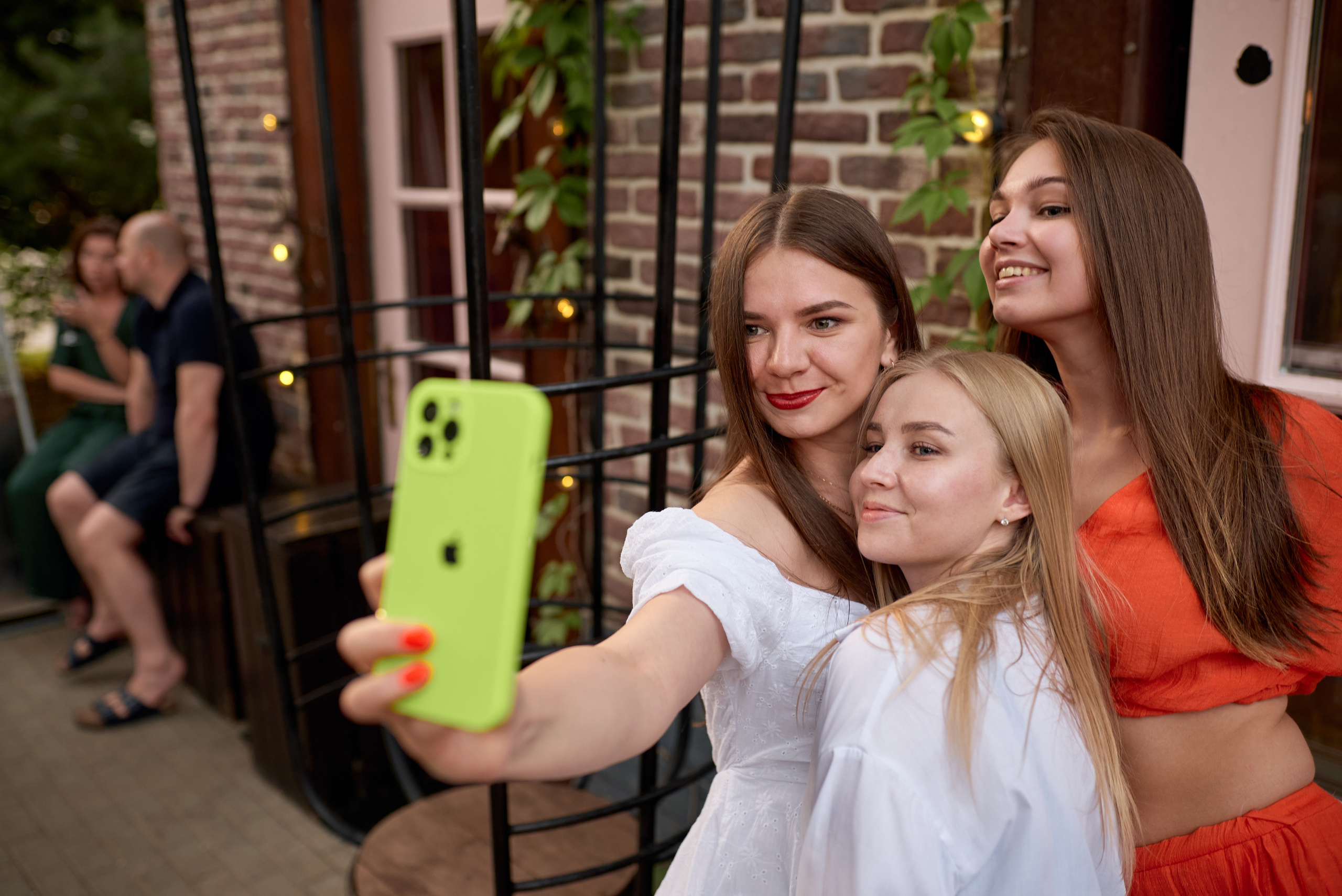 Репортажная фотосъёмка летнего корпоратива в лофте на открытом воздухе. Репортажный фотограф в Москве, Сергей Торунов