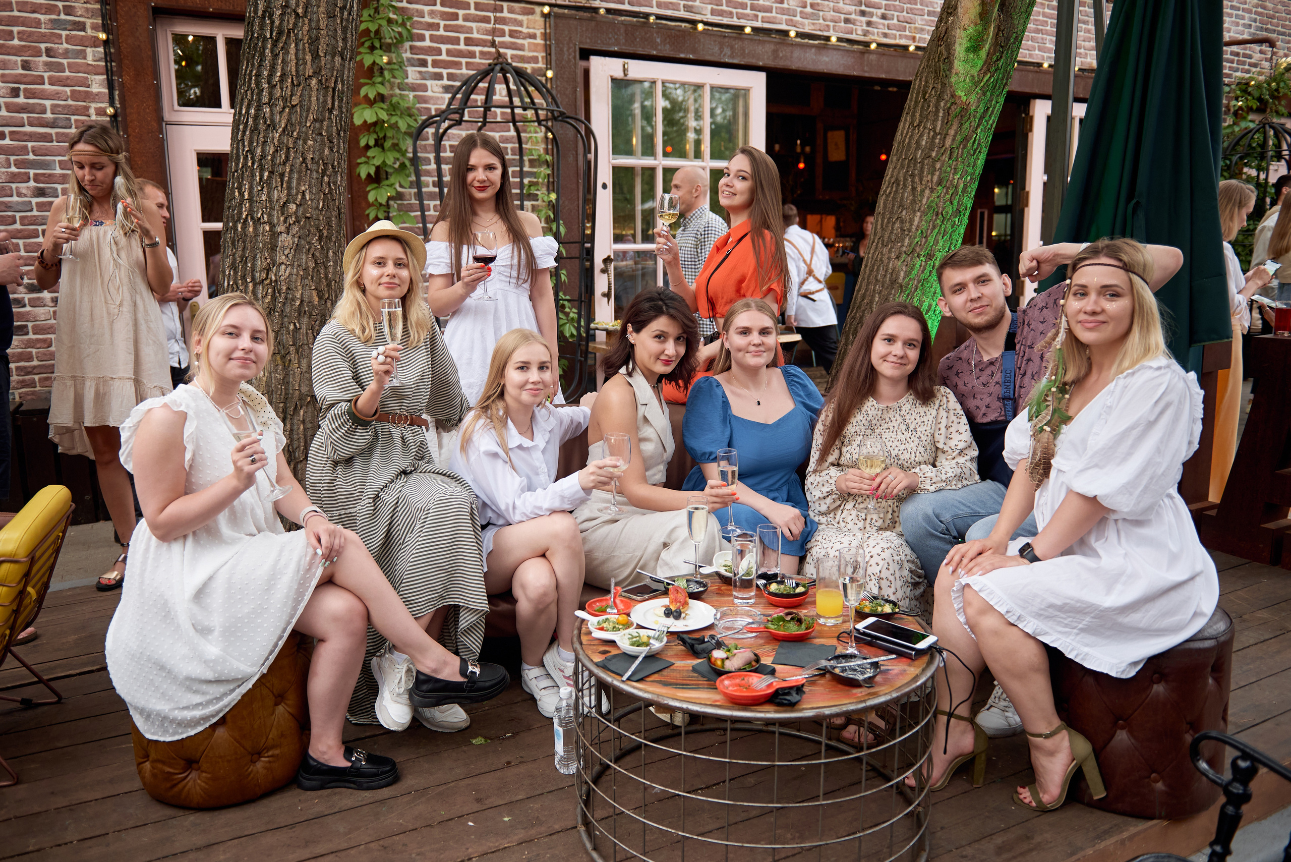 Репортажная фотосъёмка летнего корпоратива в лофте на открытом воздухе. Репортажный фотограф в Москве, Сергей Торунов