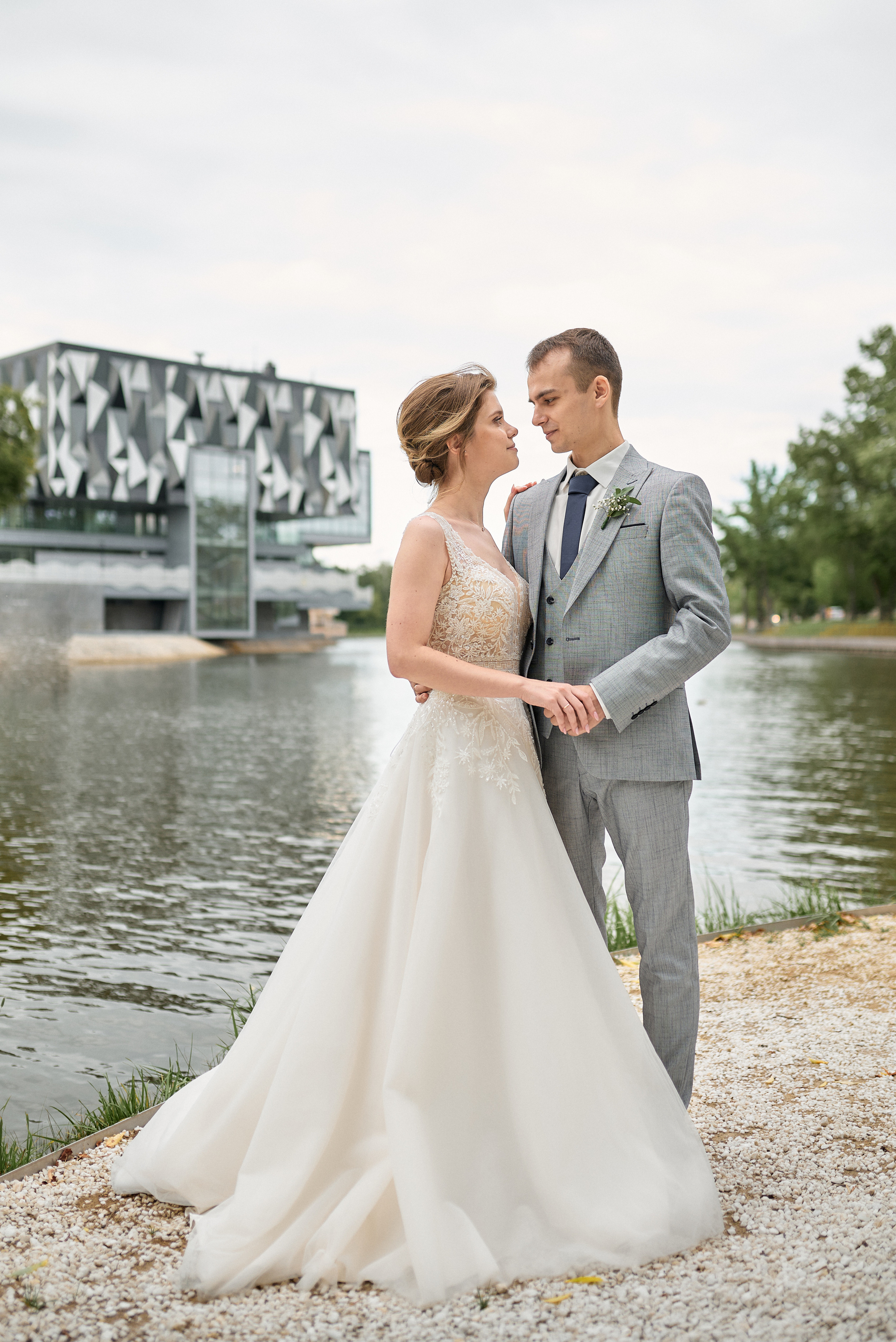 Фотосъёмка росписи в ЗАГС на ВДНХ и прогулка в парке. Репортажный фотограф в Москве, Сергей Торунов