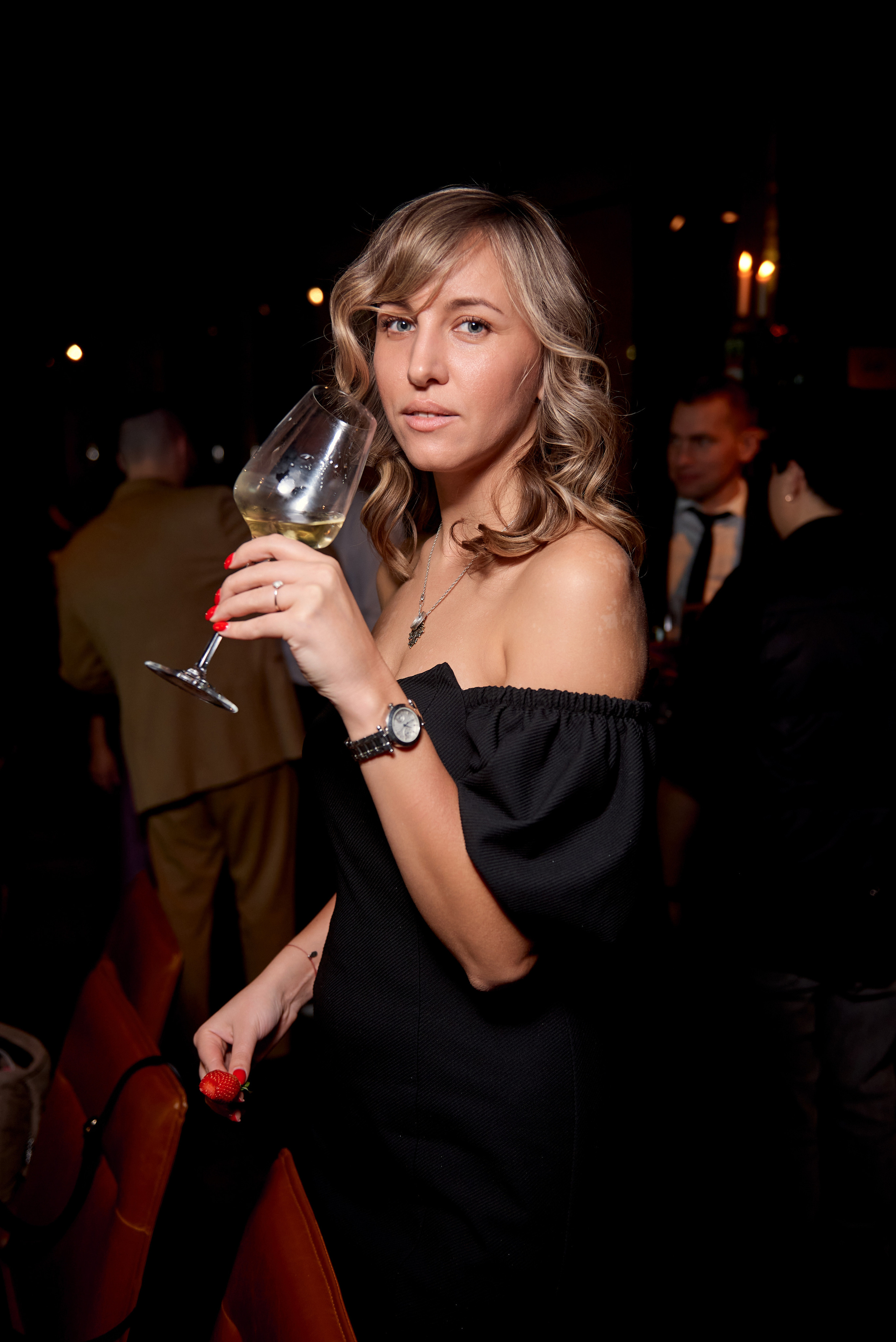 Репортажная фотосъёмка новогоднего корпоратива в баре, атмосферные фото. Репортажный фотограф в Москве, Сергей Торунов