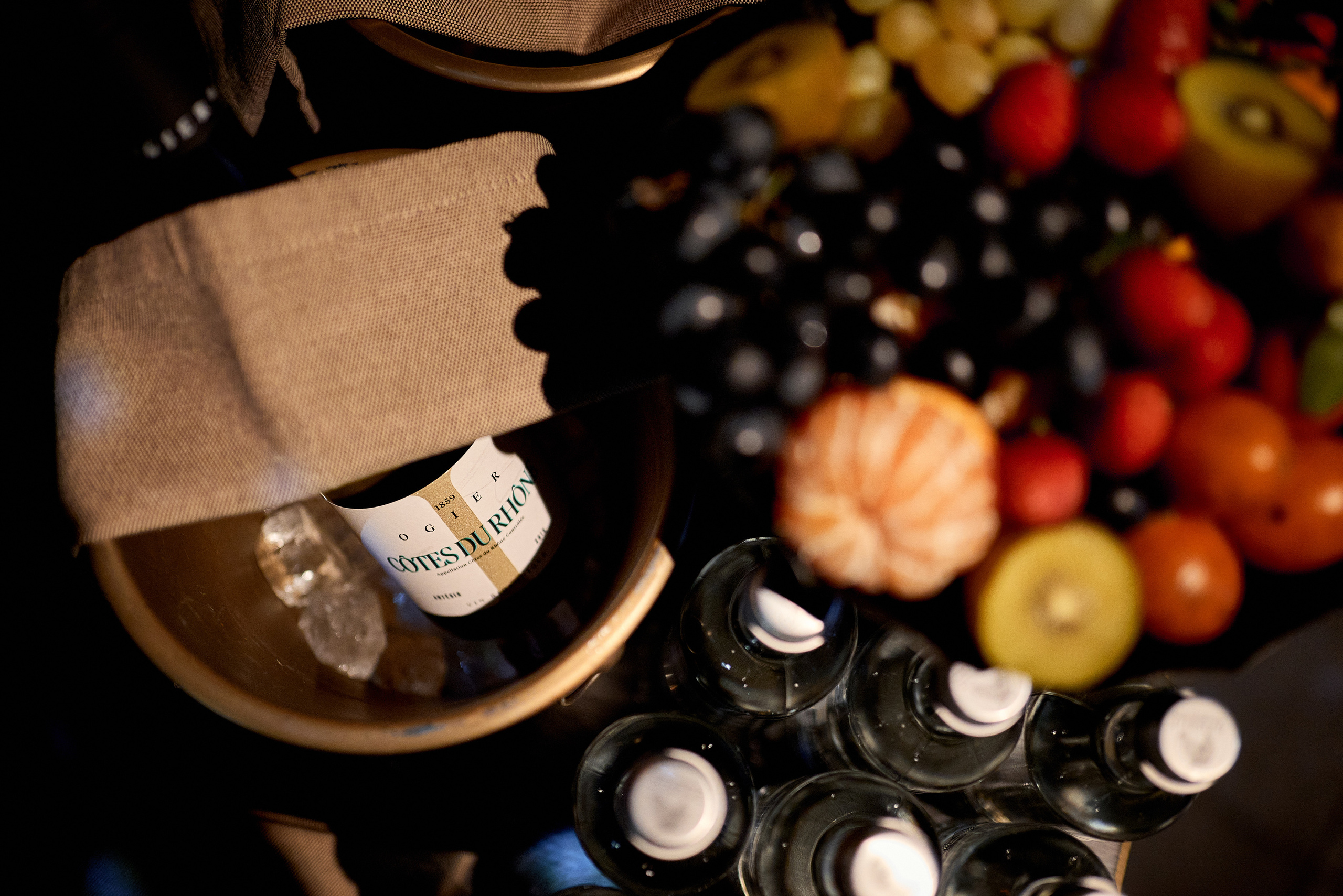 Репортажная фотосъёмка новогоднего корпоратива в баре, атмосферные фото. Репортажный фотограф в Москве, Сергей Торунов