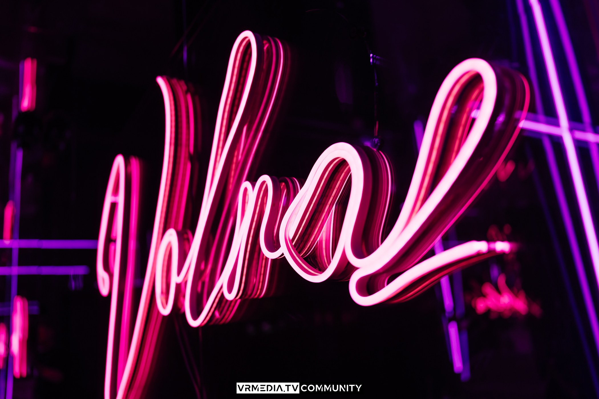 Караоке-бар «Volna»: Сиреневая вечеринка