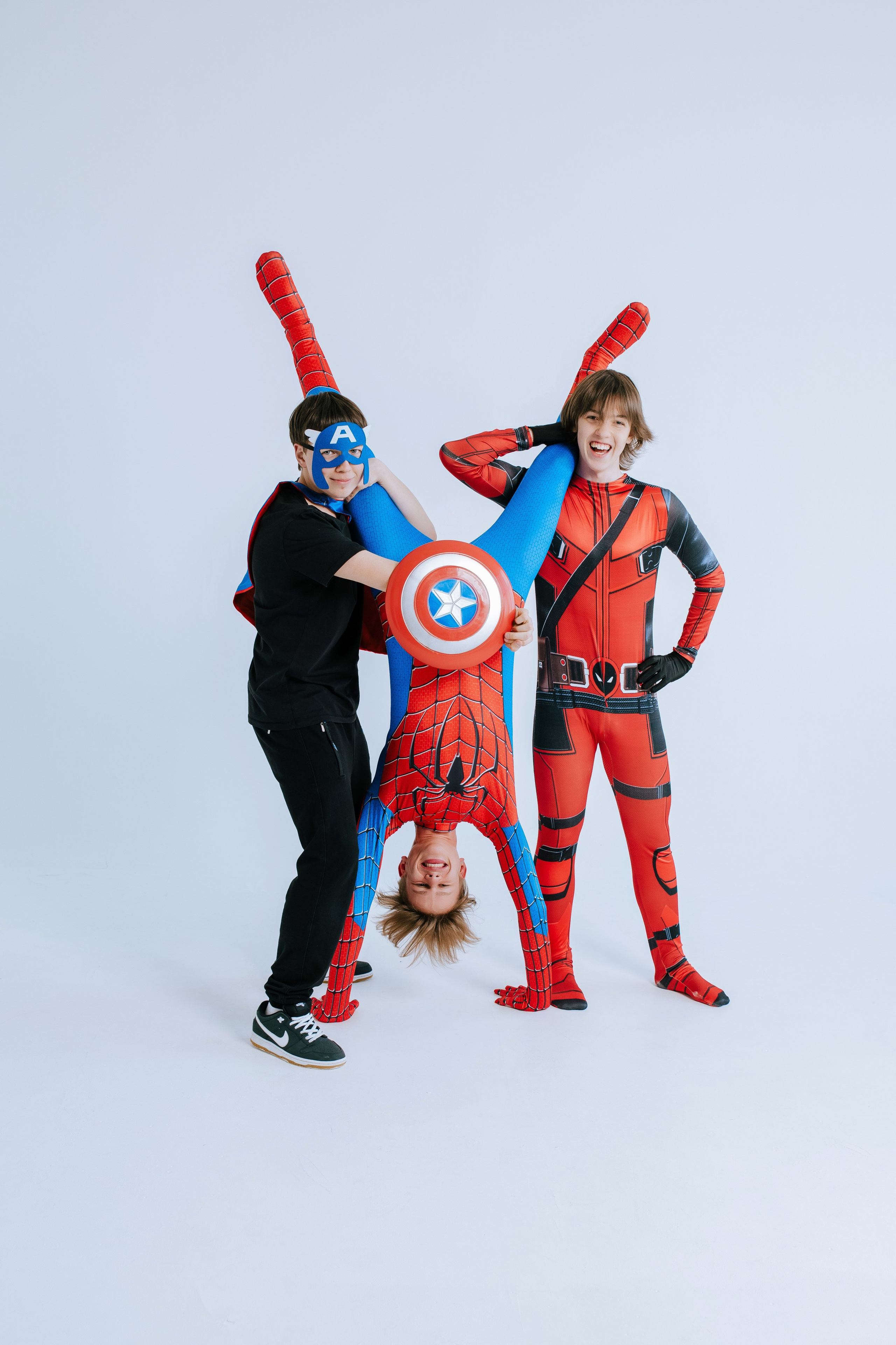 Гимназия им. Сайбеля — Выпуск 2024, 9 класс. Фотограф Ярмишко Дарья. Выпускные фотокниги