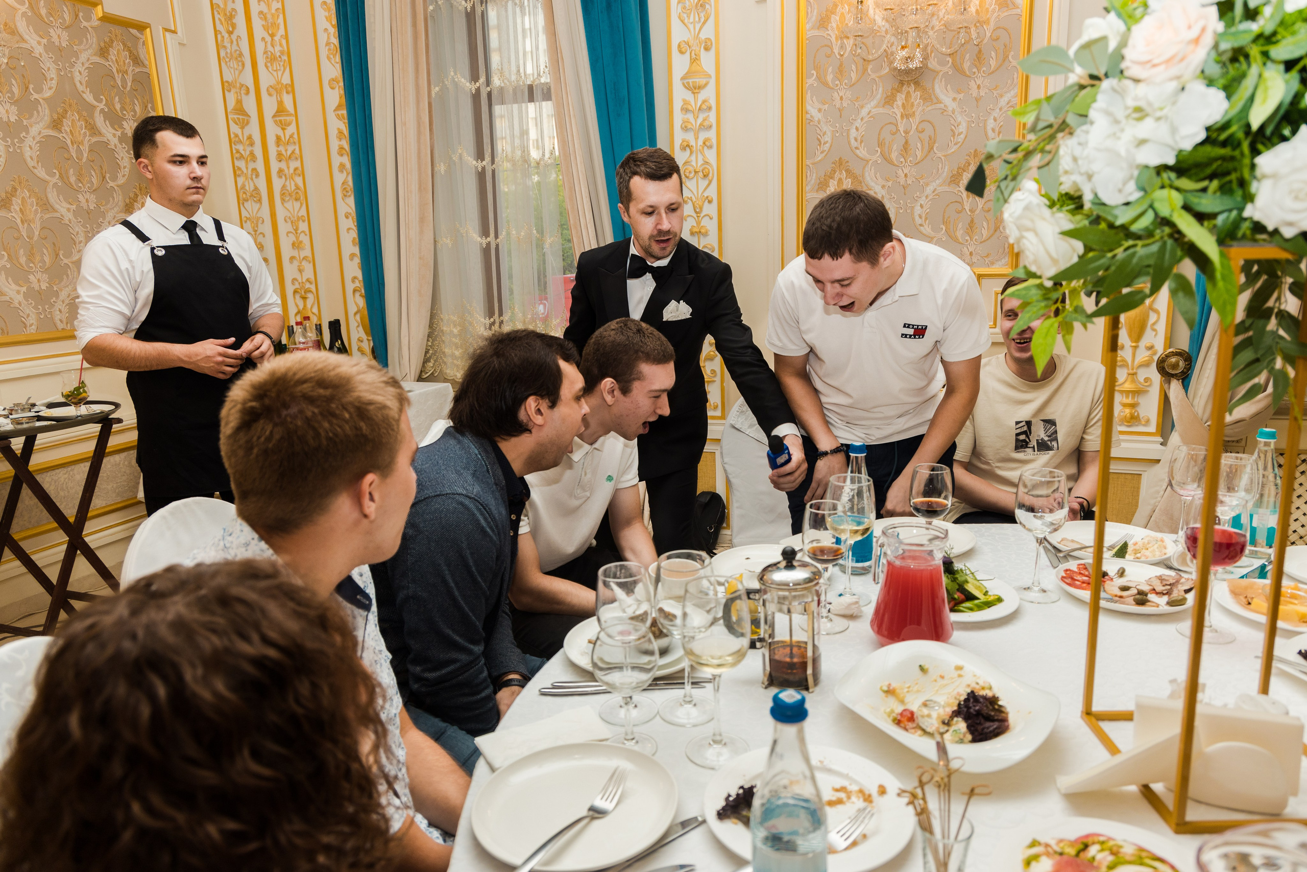 Ресторан. Photomantis