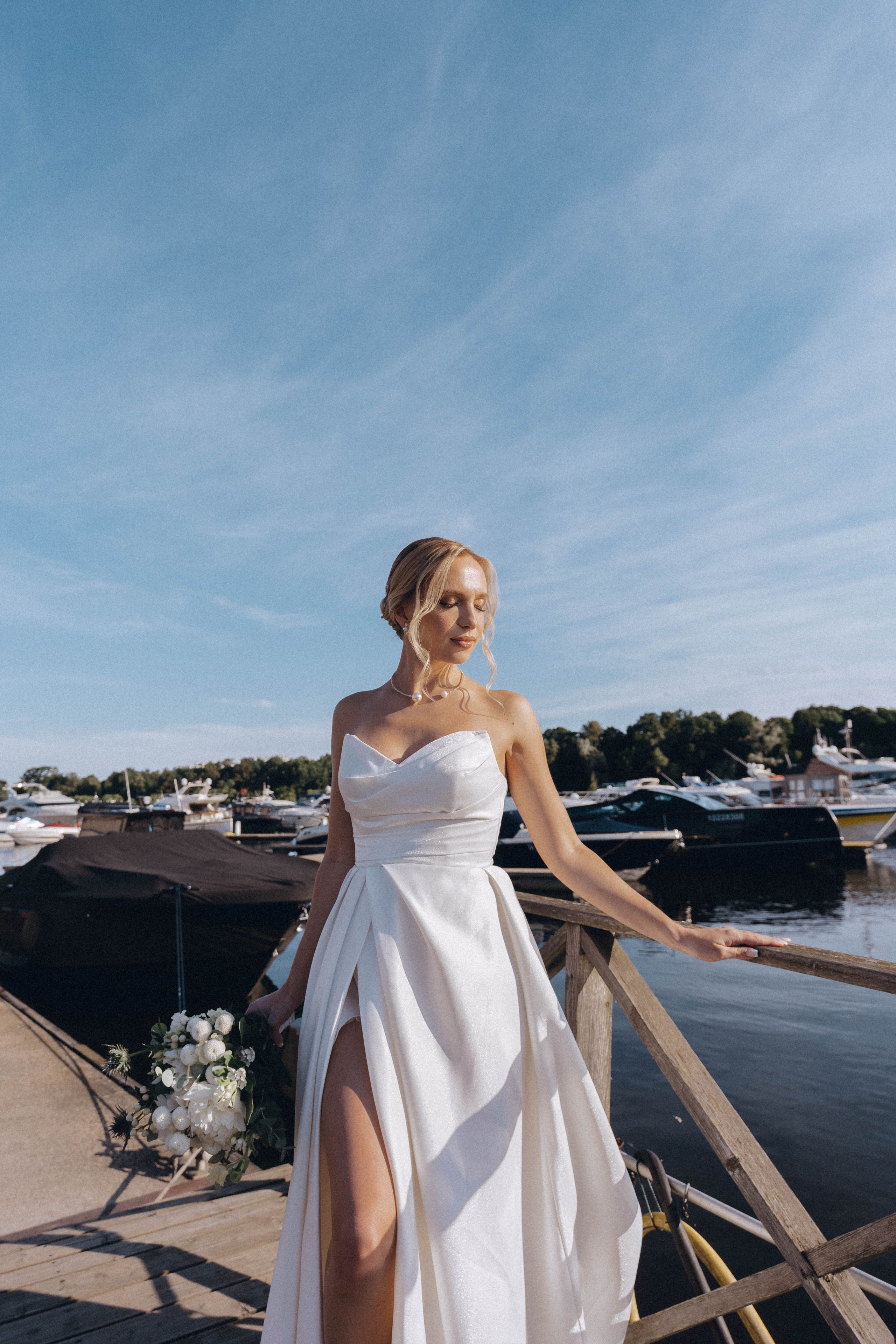 СВАДЕНБНАЯ СЬЕМКА НА КАТЕРЕ ПО КАНАЛАМ САНКТ-ПЕТЕРБУРГА И В АКВАТОРИИ НЕВЫ. Профессиональный фотограф, Санкт-Петербург — Виктория Богомолова