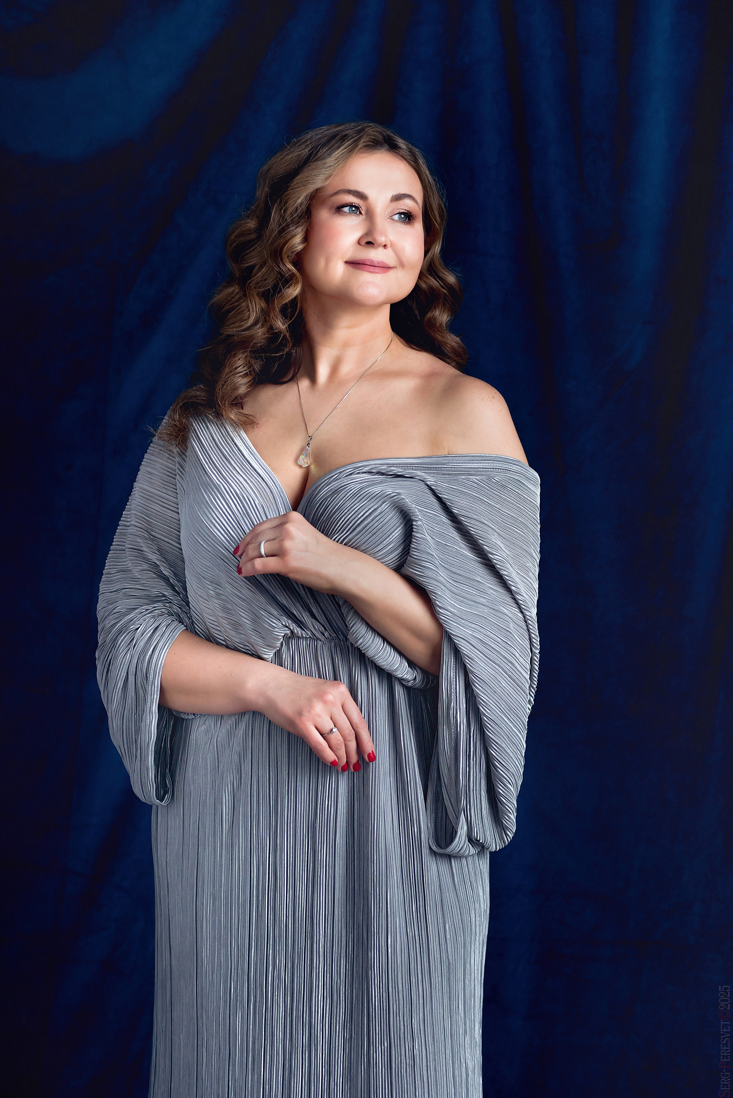 Фотосессия в студии для девушек в Москве - фотограф Сергей Пересвет. Ваш фотограф на праздник в Москве, Раменском, Жуковском, Люберцах