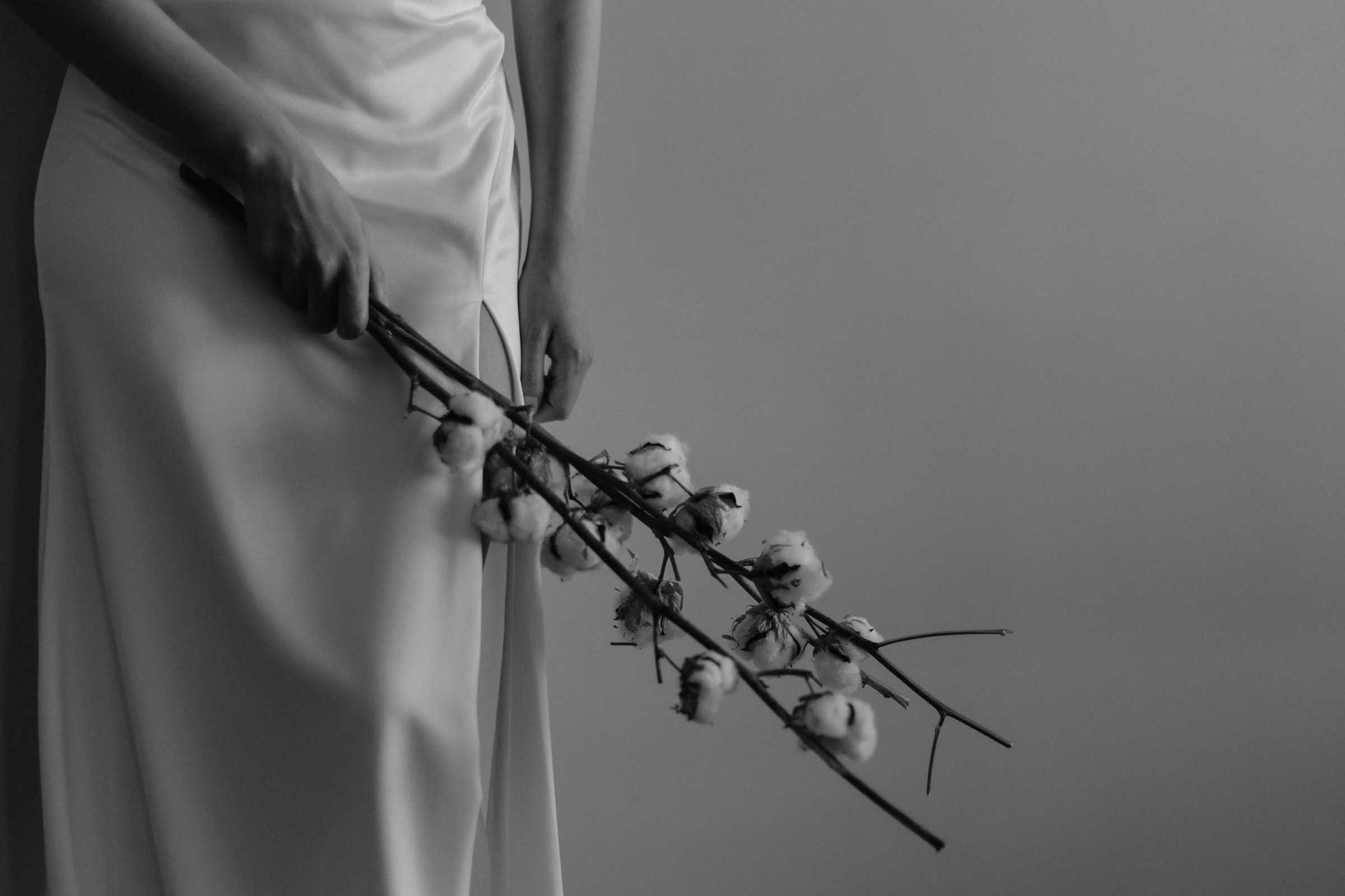 Собираемся на свадьбу вместе с фотосессией для двоих на утренние сборы. Свадебный, репортажный и портретный фотограф Сочи, Краснодар. Александра Зайцева