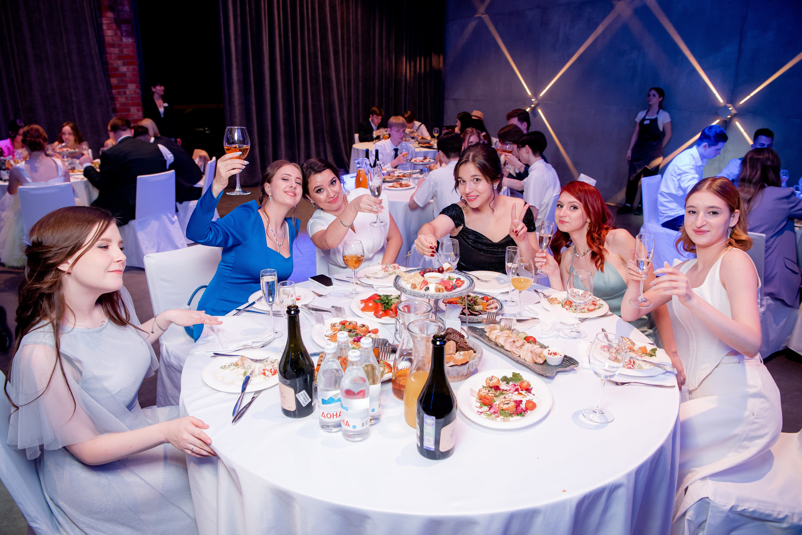 140 Школа. Вручение и Банкет. Сити Холл. Фотограф в Волгограде и Волжском Александр Горбань