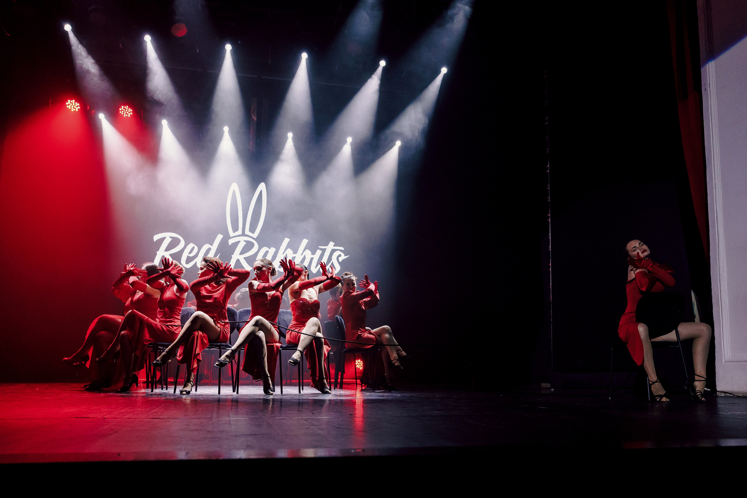 Отчётный концерт танцевальной школы «Red Rabbits» 2025. Лёшка Варзегов — фотограф