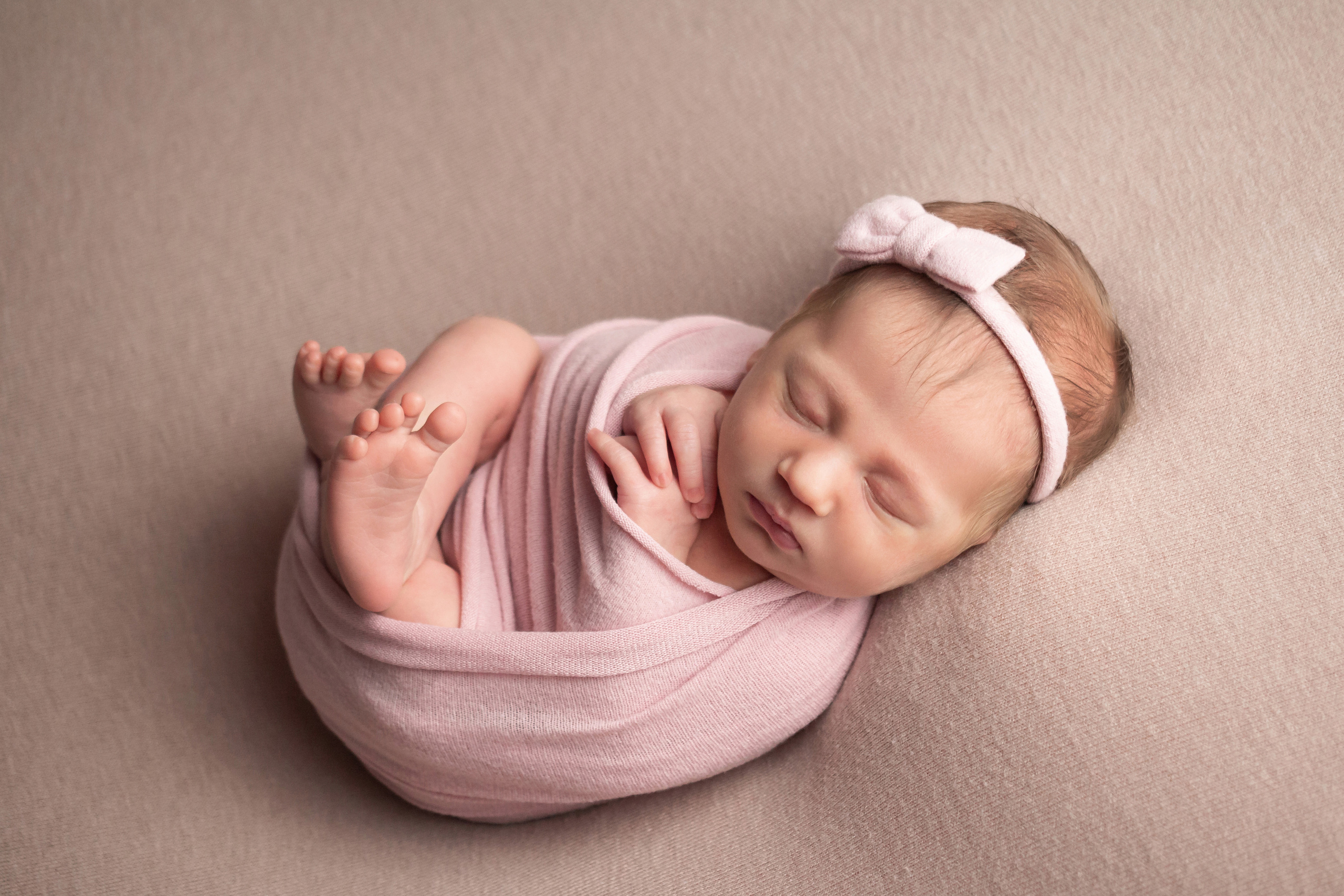 Классический стиль newborn. Фотограф новорождённых Анапа Елена Кушнарь