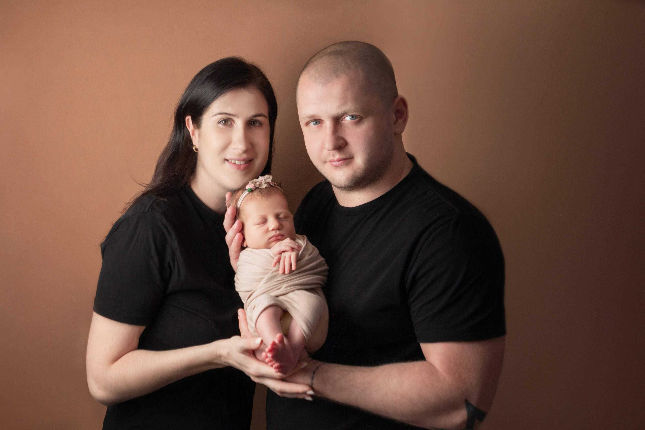 Кадры малыша с родителями. Фотограф новорождённых Анапа Елена Кушнарь