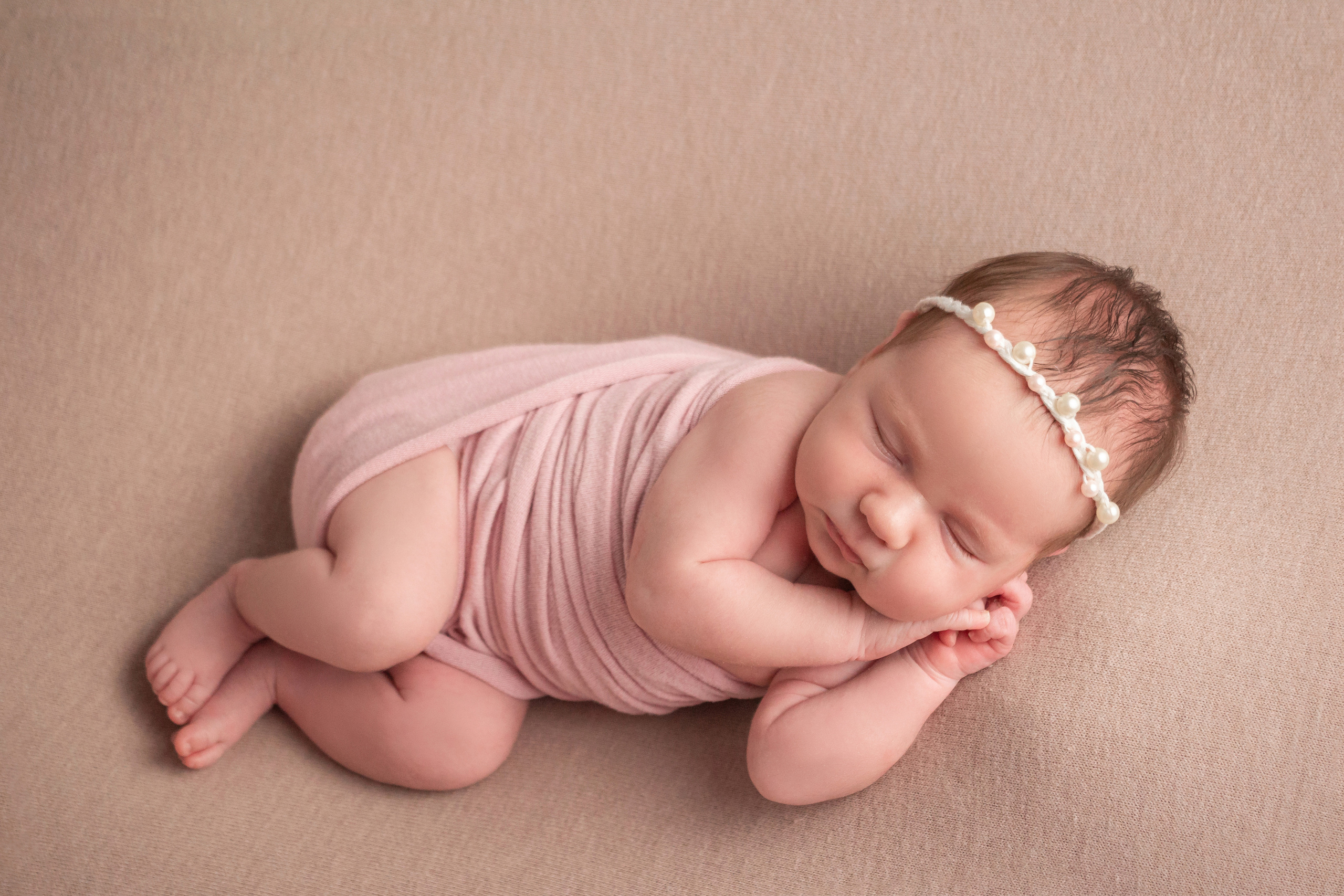 Классический стиль newborn. Фотограф новорождённых Анапа Елена Кушнарь