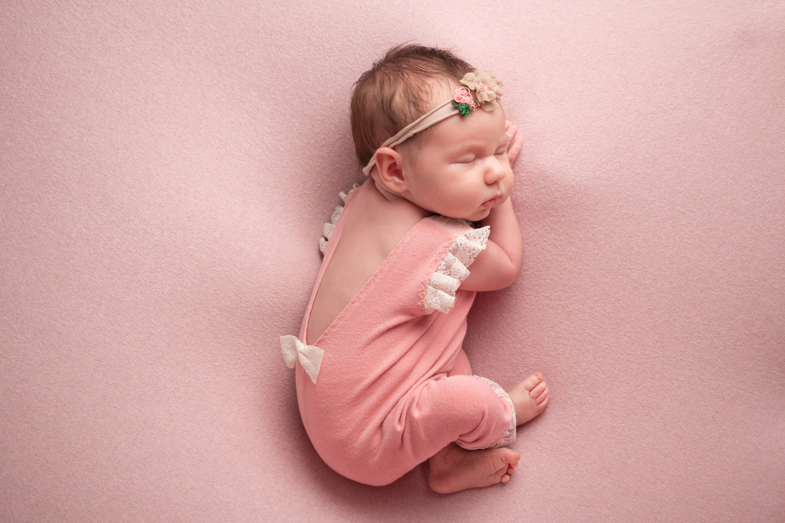 Классический стиль newborn. Фотограф новорождённых Анапа Елена Кушнарь