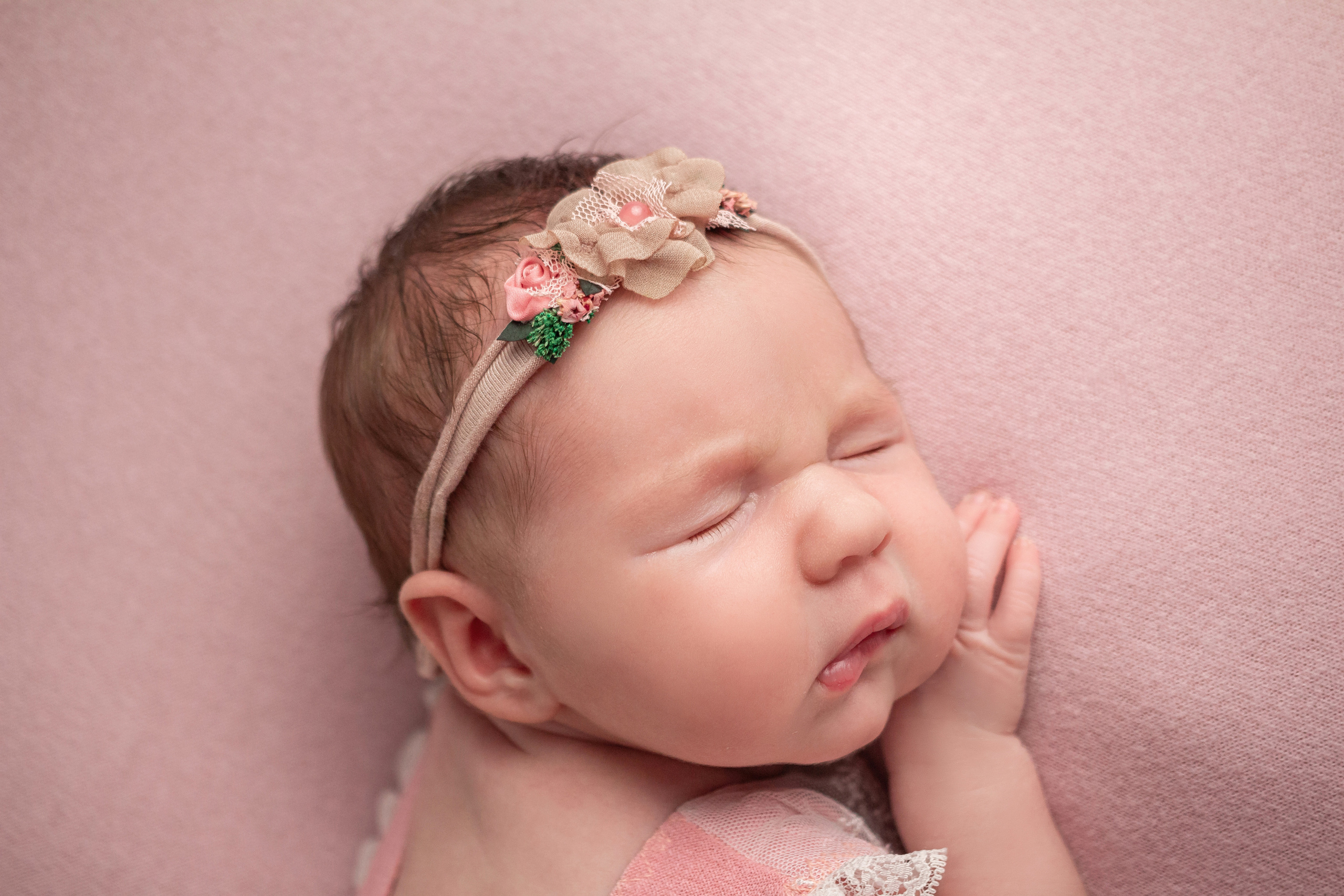 Классический стиль newborn. Фотограф новорождённых Анапа Елена Кушнарь